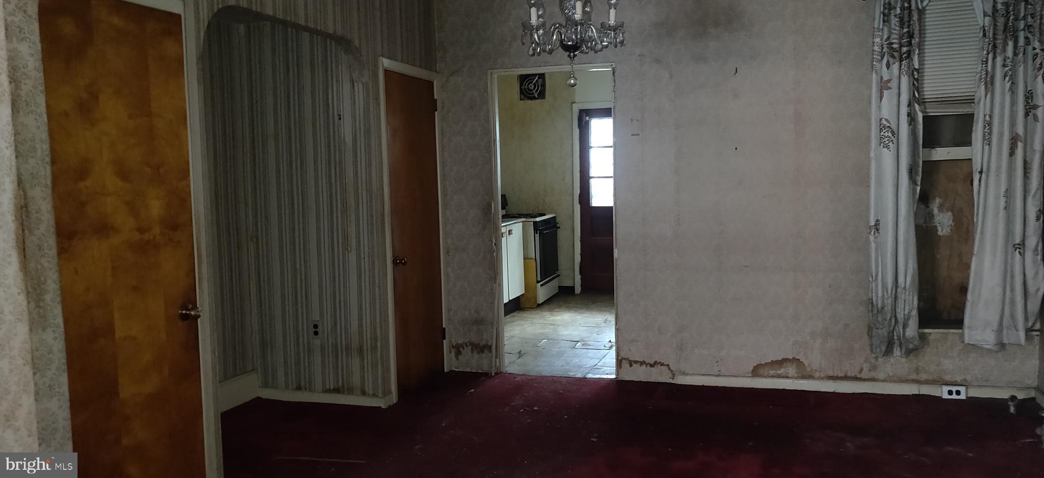 STRAWBERRY MANSION - Residential