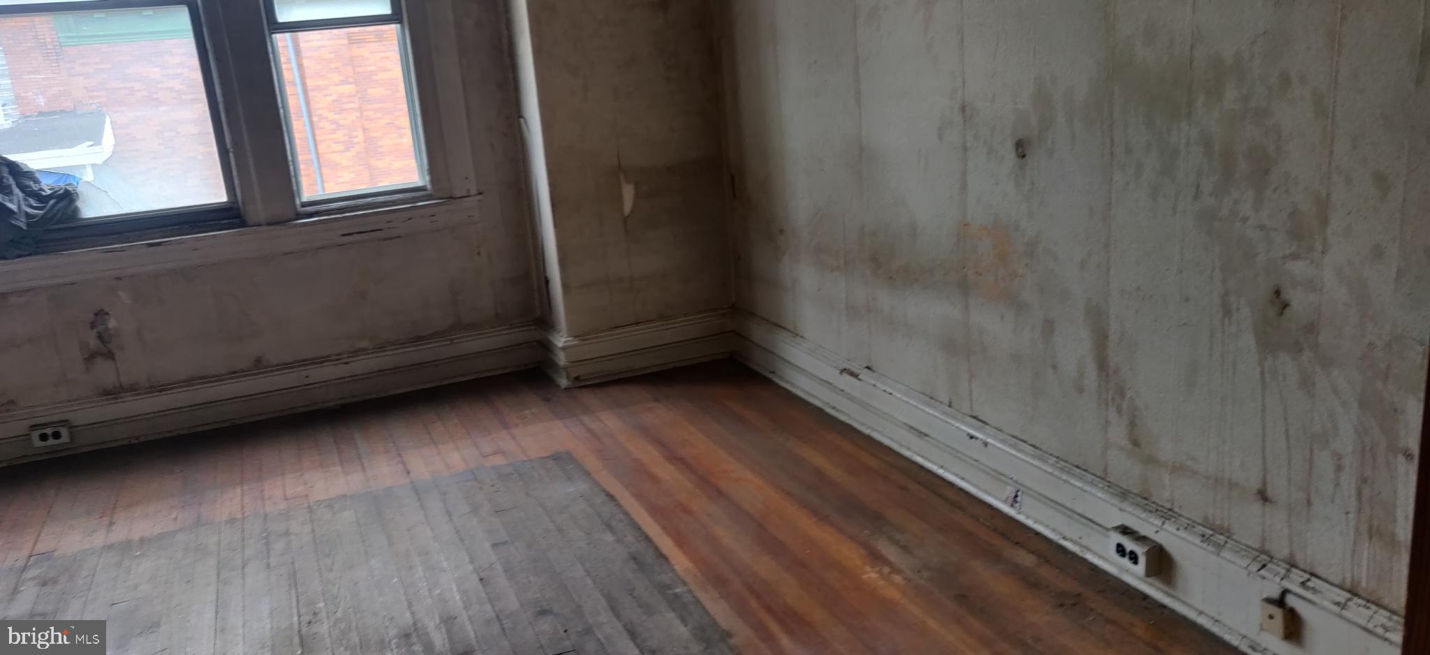 STRAWBERRY MANSION - Residential