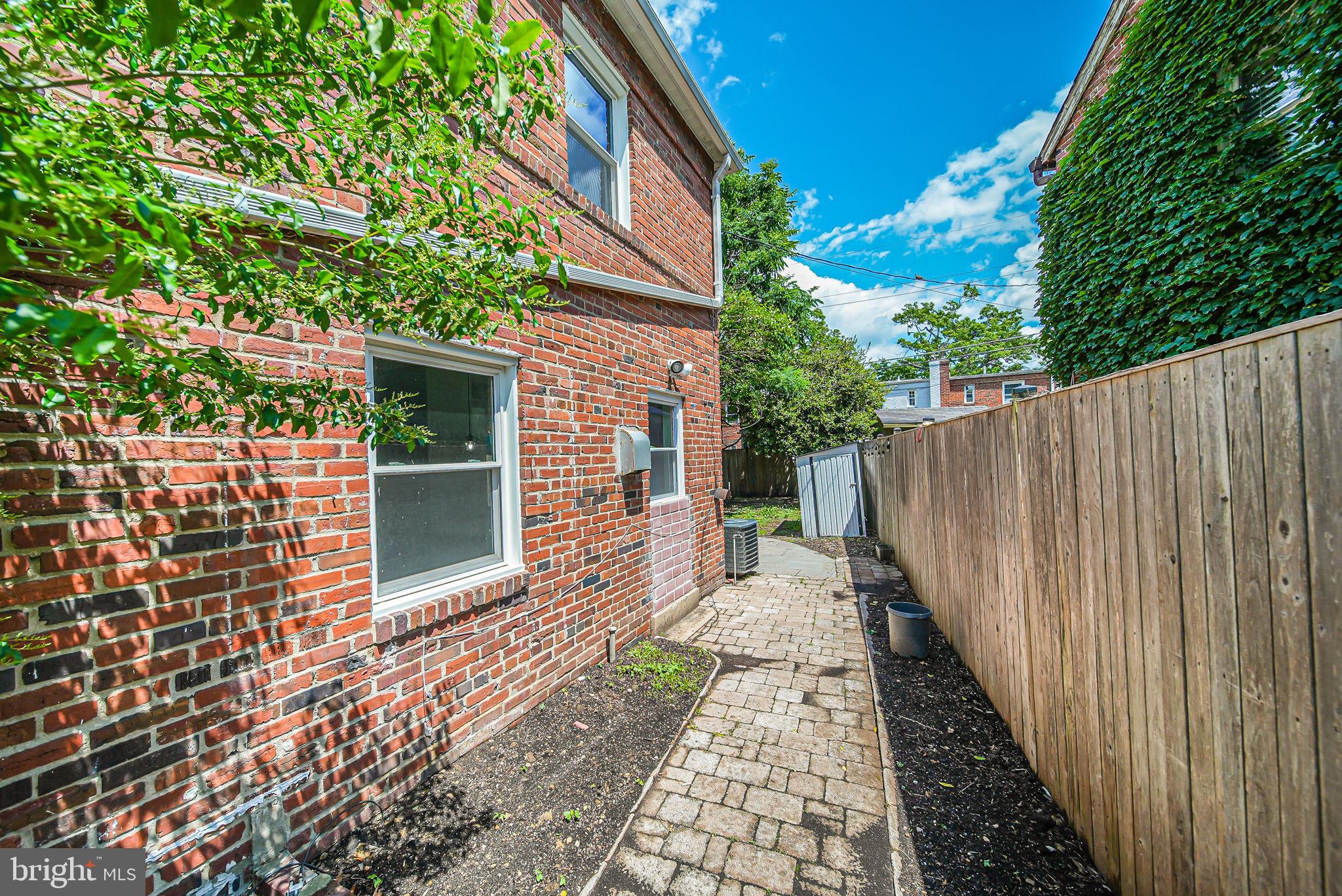 WESTMONT - Residential