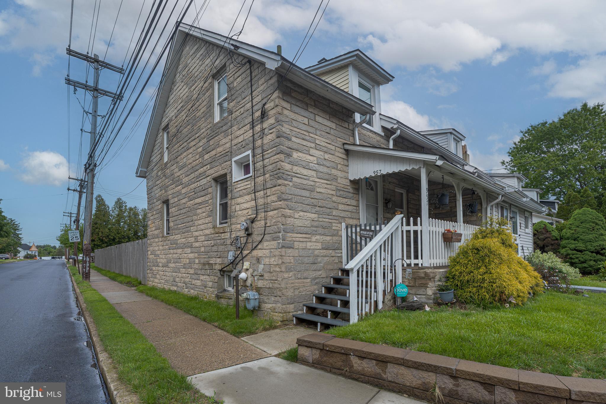 957 W 6TH STREET