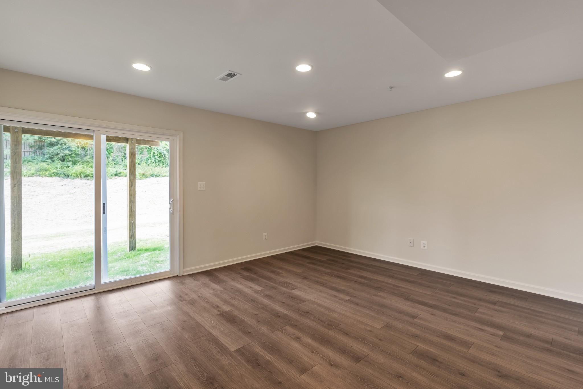 821 MAGNOLIA RIDGE COURT