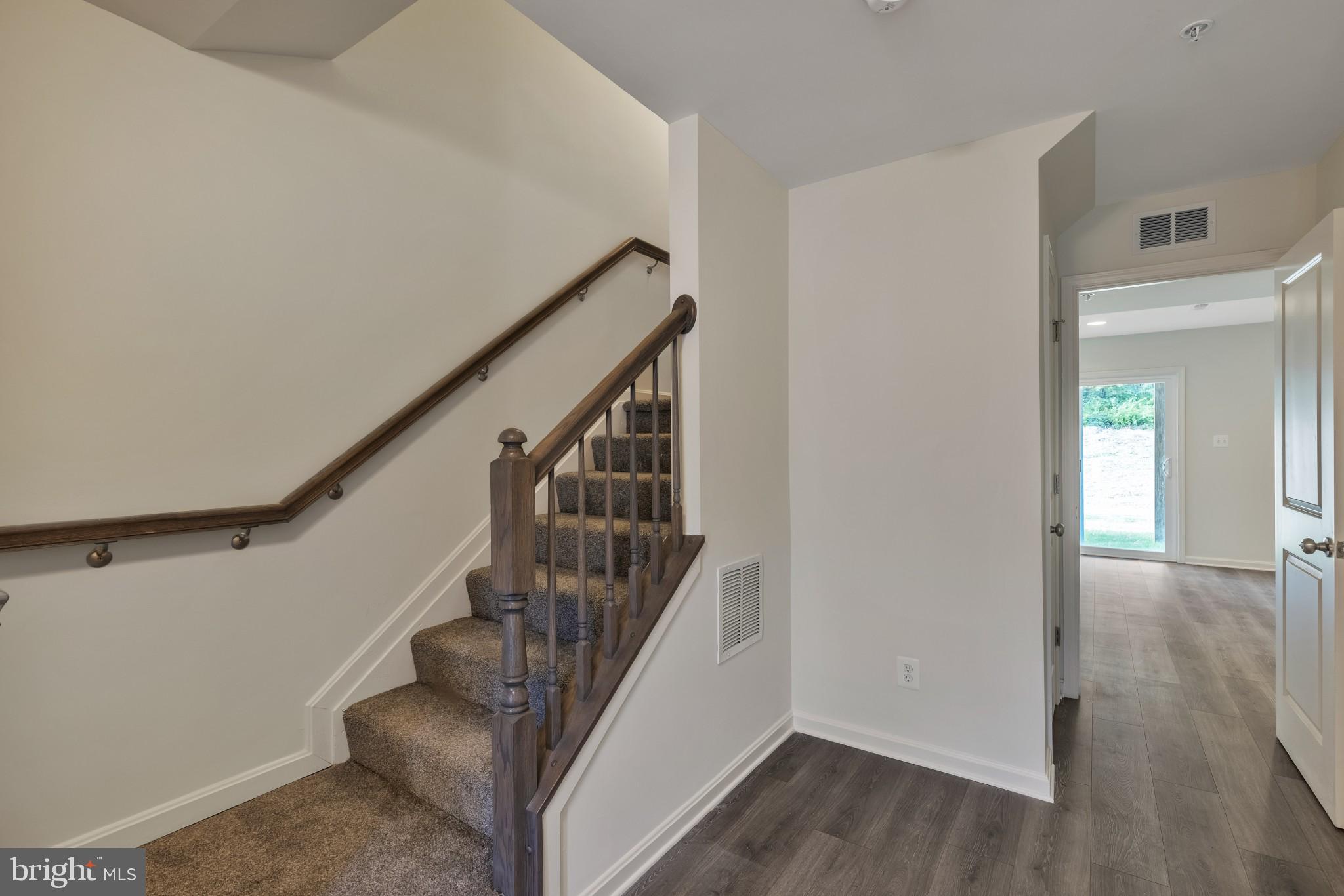 821 MAGNOLIA RIDGE COURT