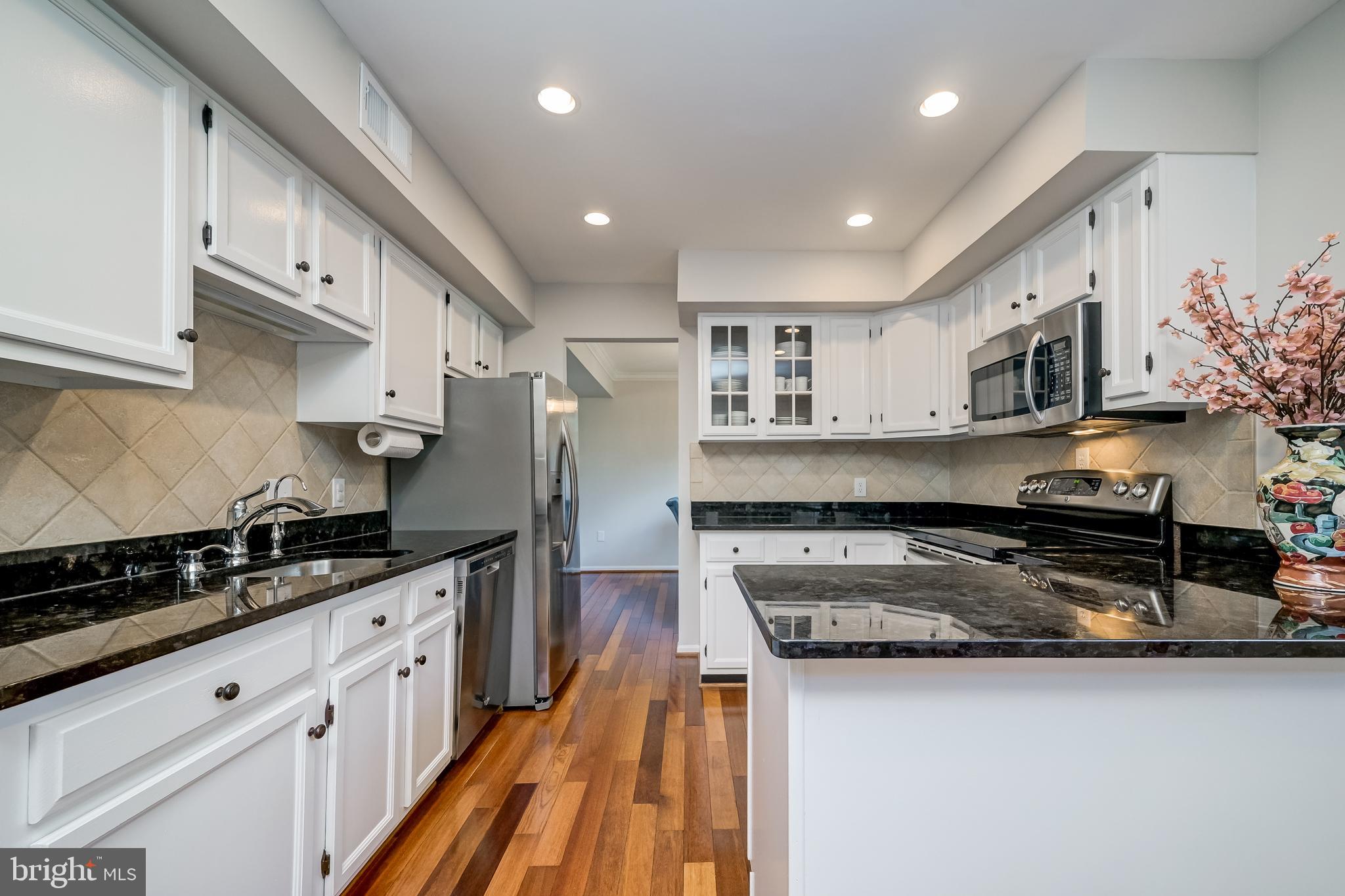 RELDA SQUARE - Residential