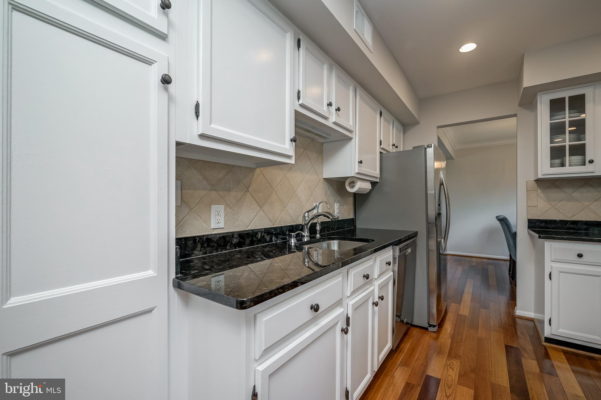 RELDA SQUARE - Residential