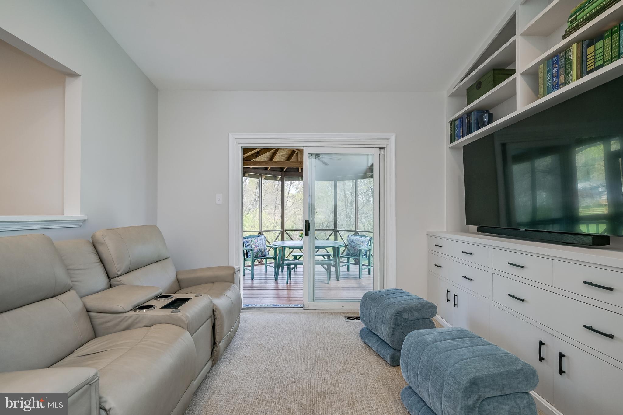 RELDA SQUARE - Residential