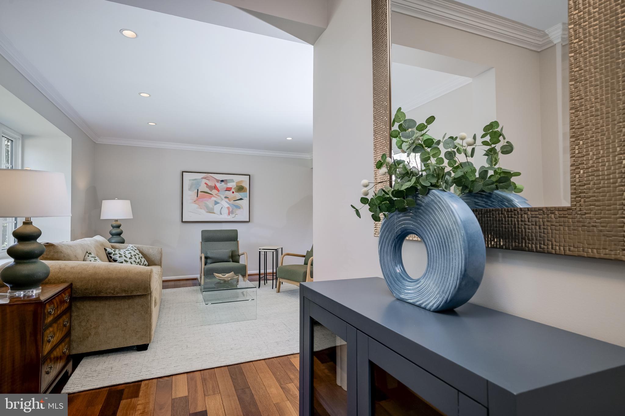 RELDA SQUARE - Residential