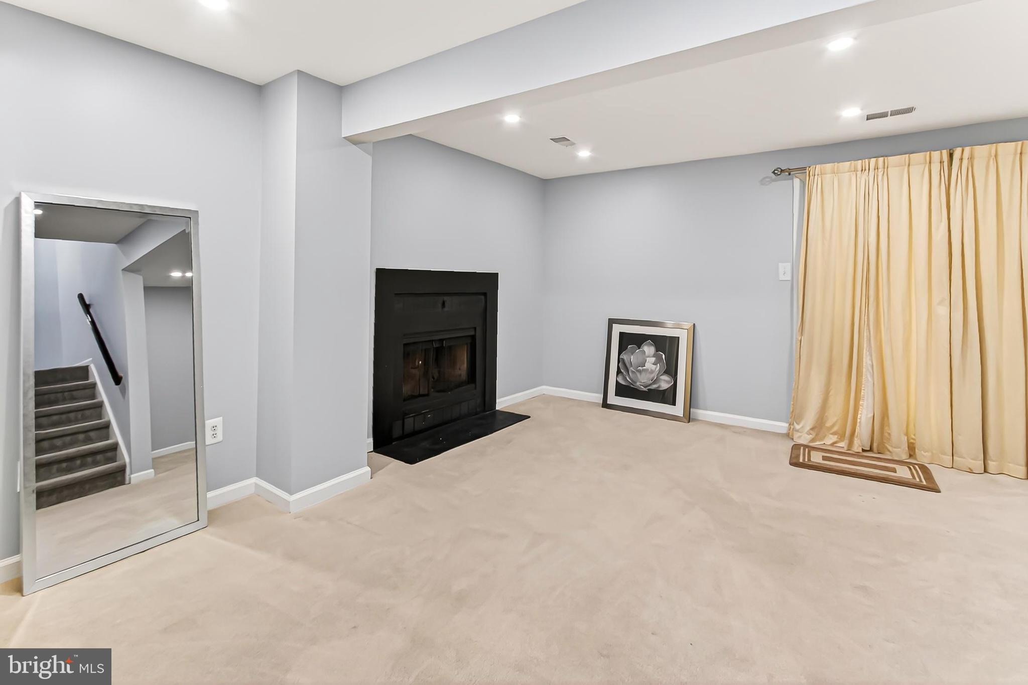 LONDON COMMONS - Residential