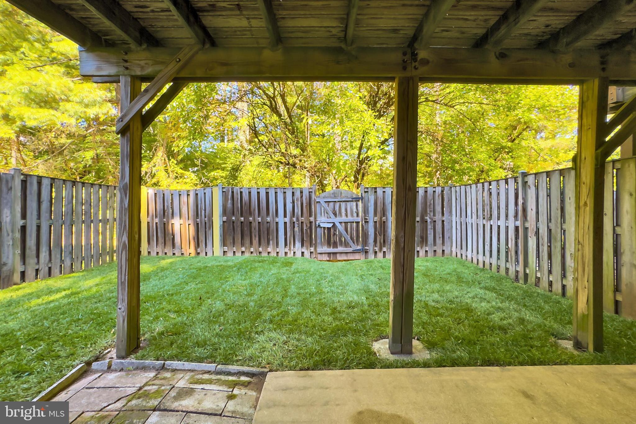 LONDON COMMONS - Residential