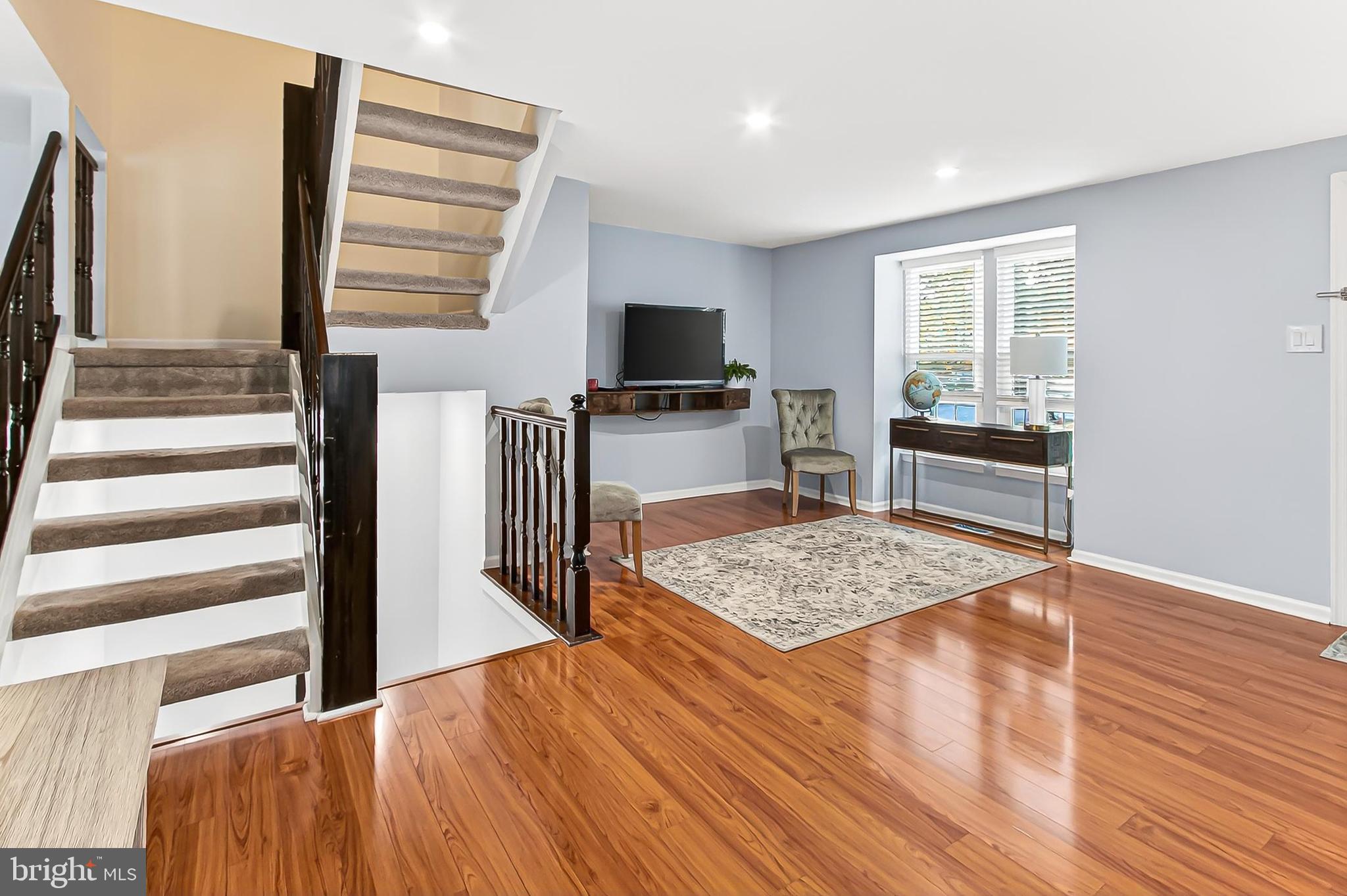 LONDON COMMONS - Residential