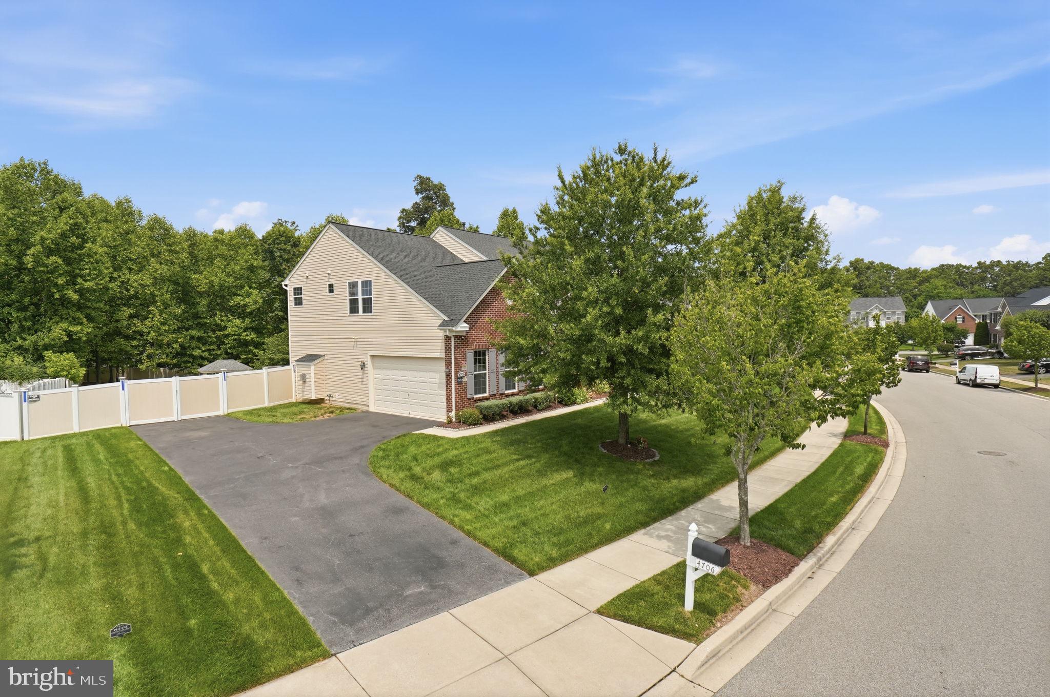 4706 SIR WOODBURN WAY