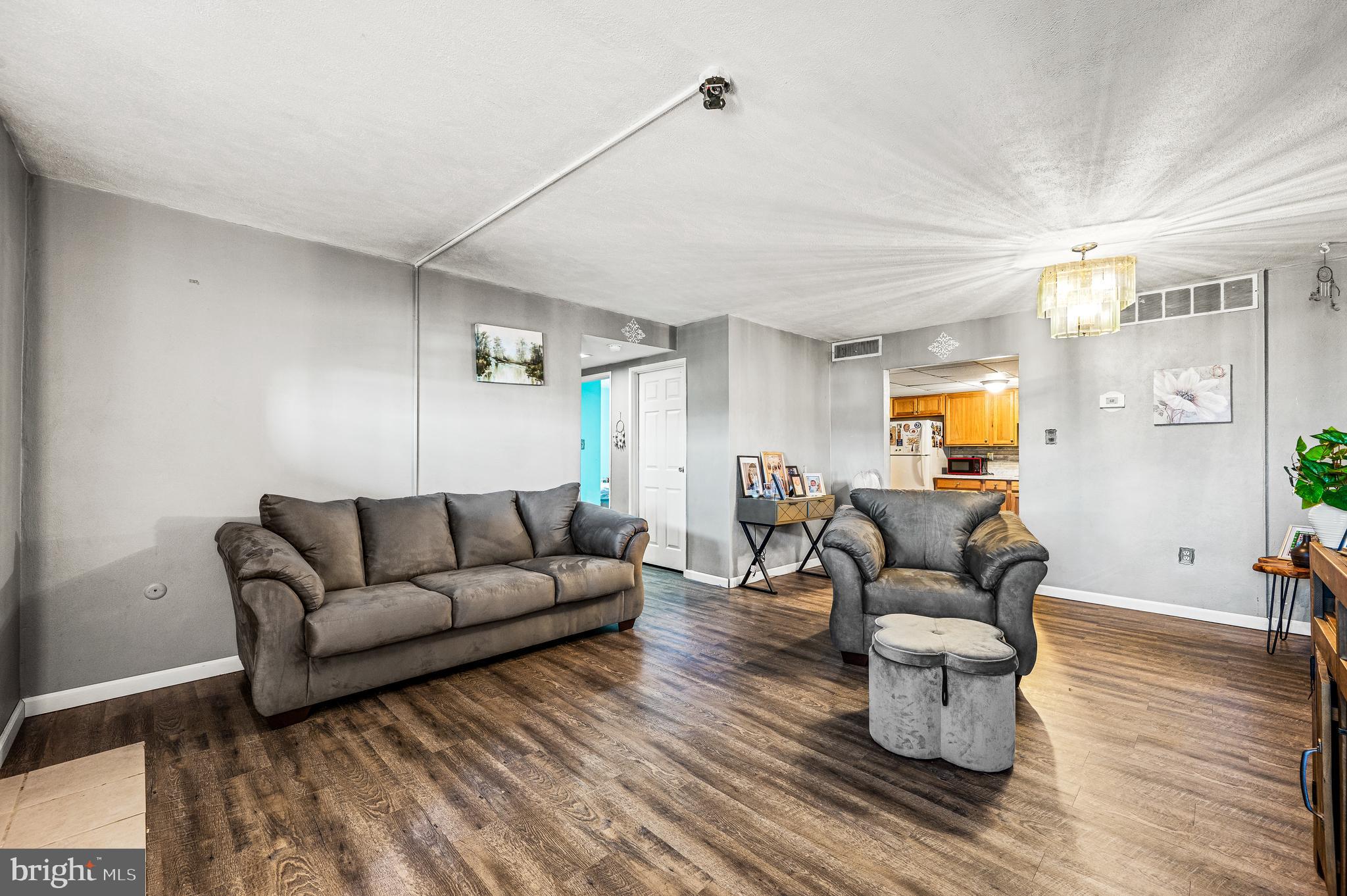 SPRING MOUNT SUMMI - Residential