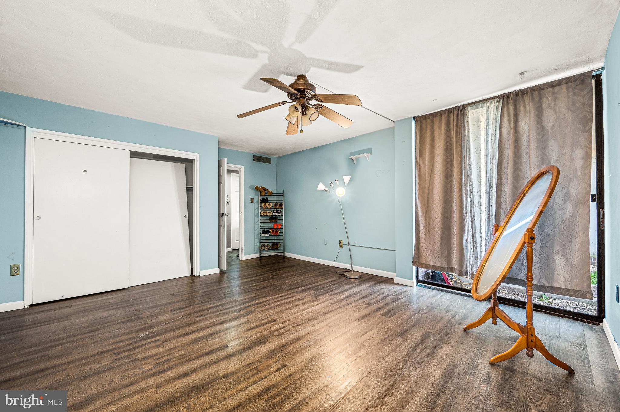 SPRING MOUNT SUMMI - Residential