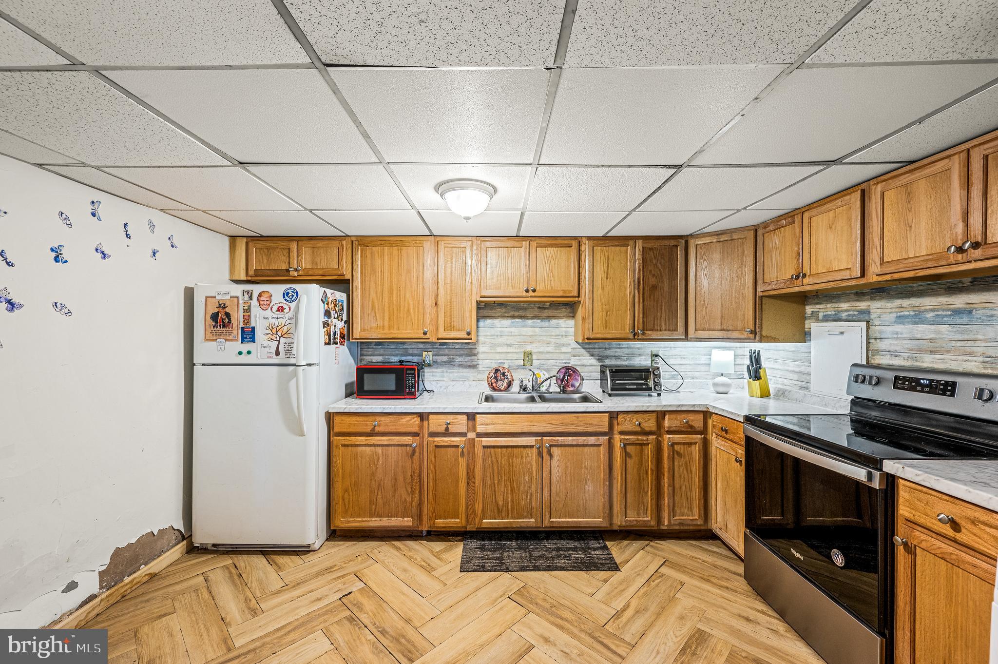 SPRING MOUNT SUMMI - Residential