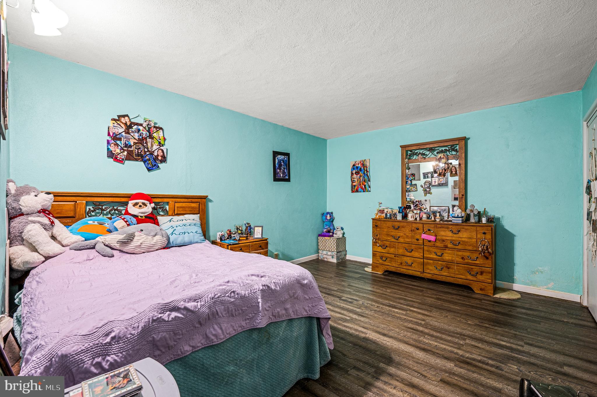 SPRING MOUNT SUMMI - Residential