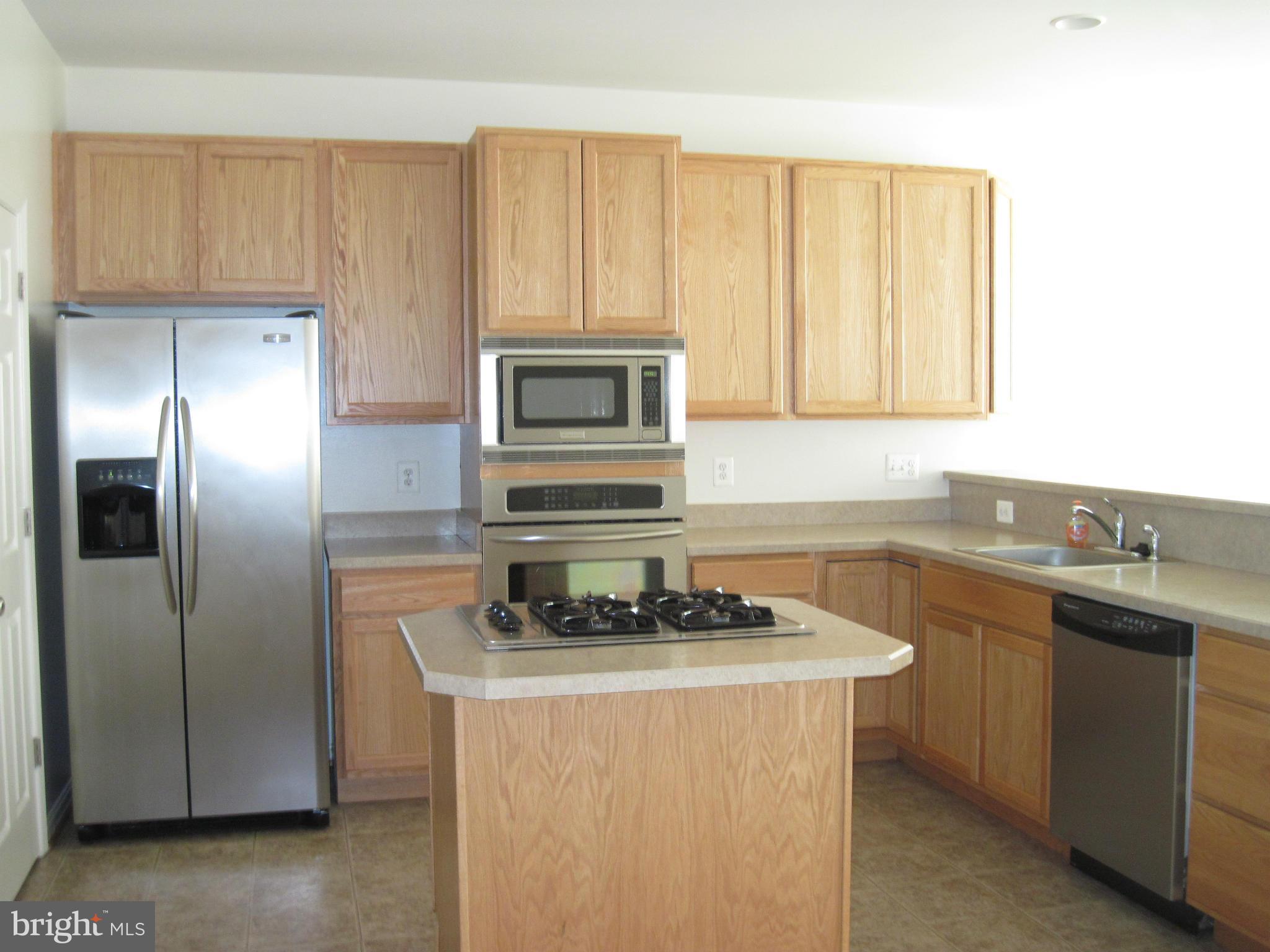 BEVERLY HILLS - Residential Lease