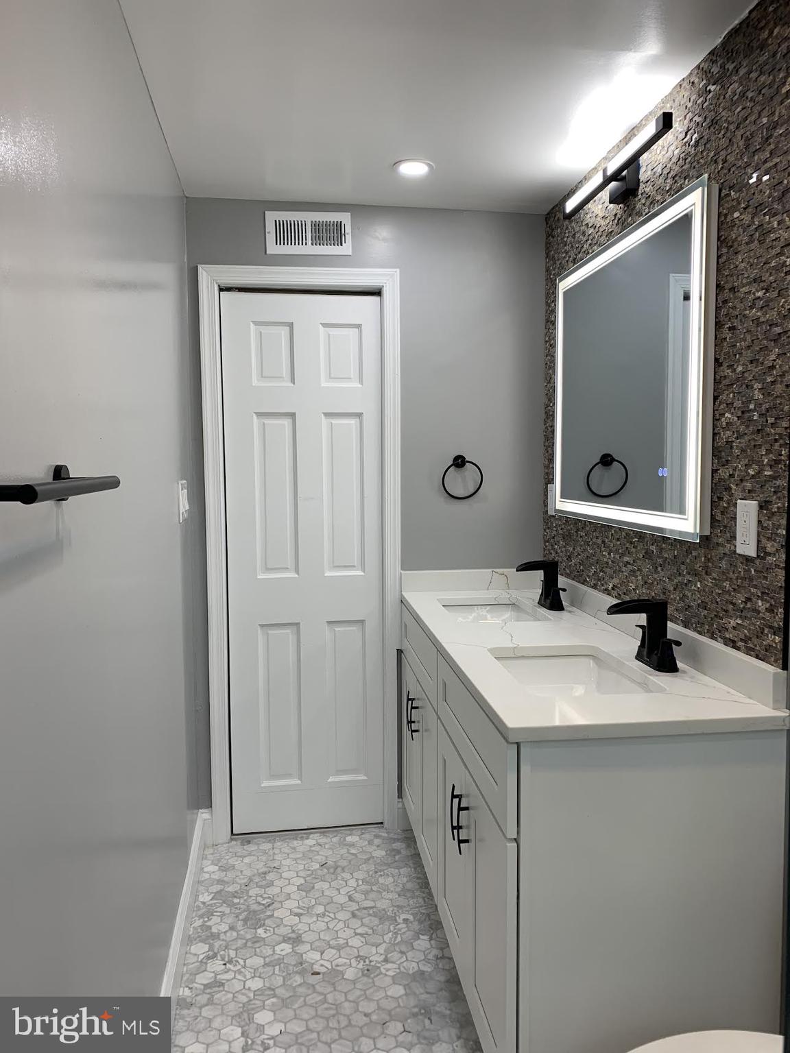 708 S ARLINGTON MILL DRIVE 14201