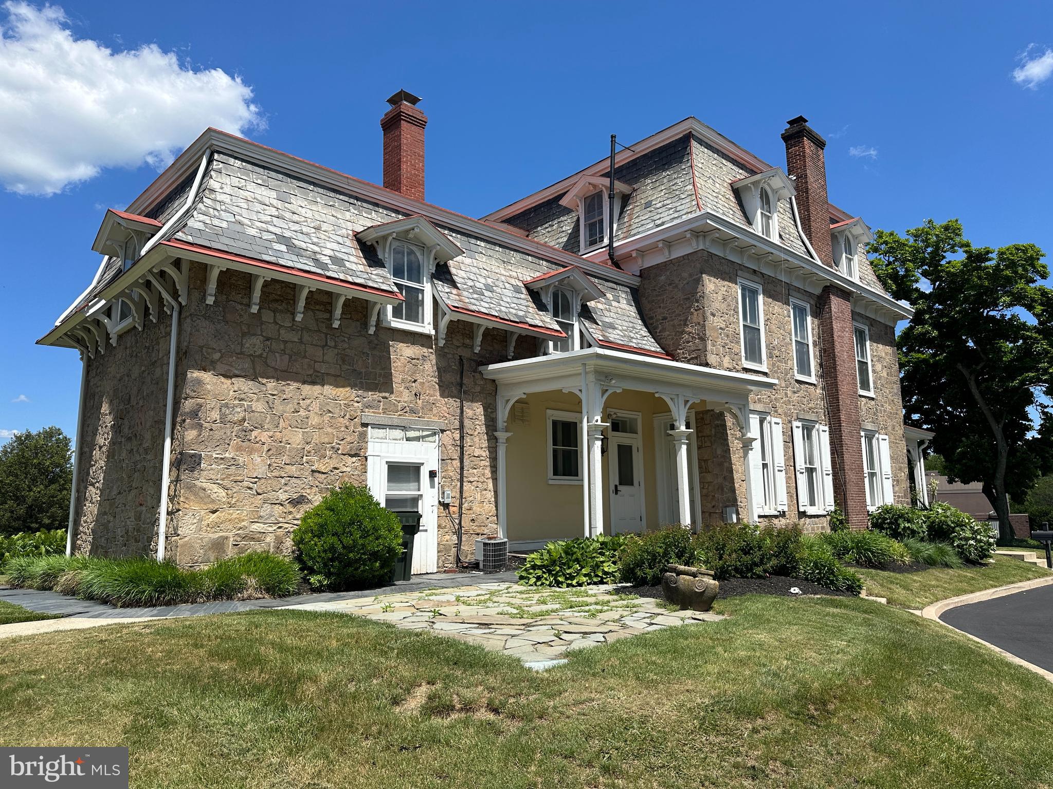 DOYLESTOWN - Commercial Lease