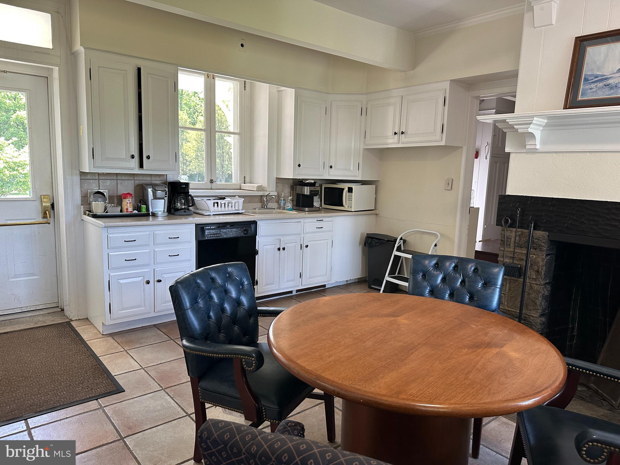 DOYLESTOWN - Commercial Lease