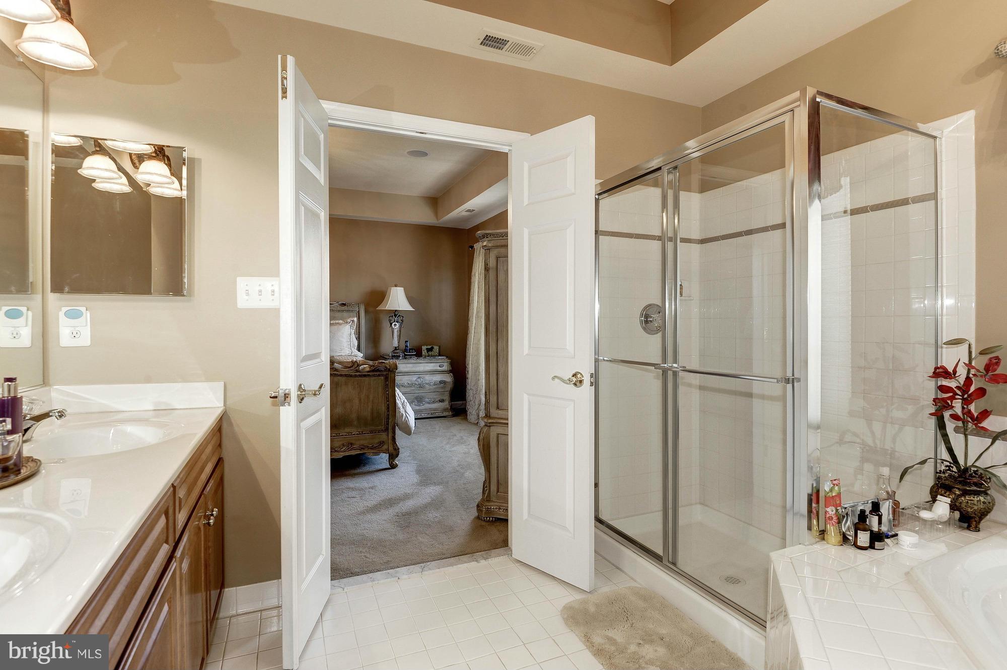 LANSDOWNE ON THE POTOMAC - Residential