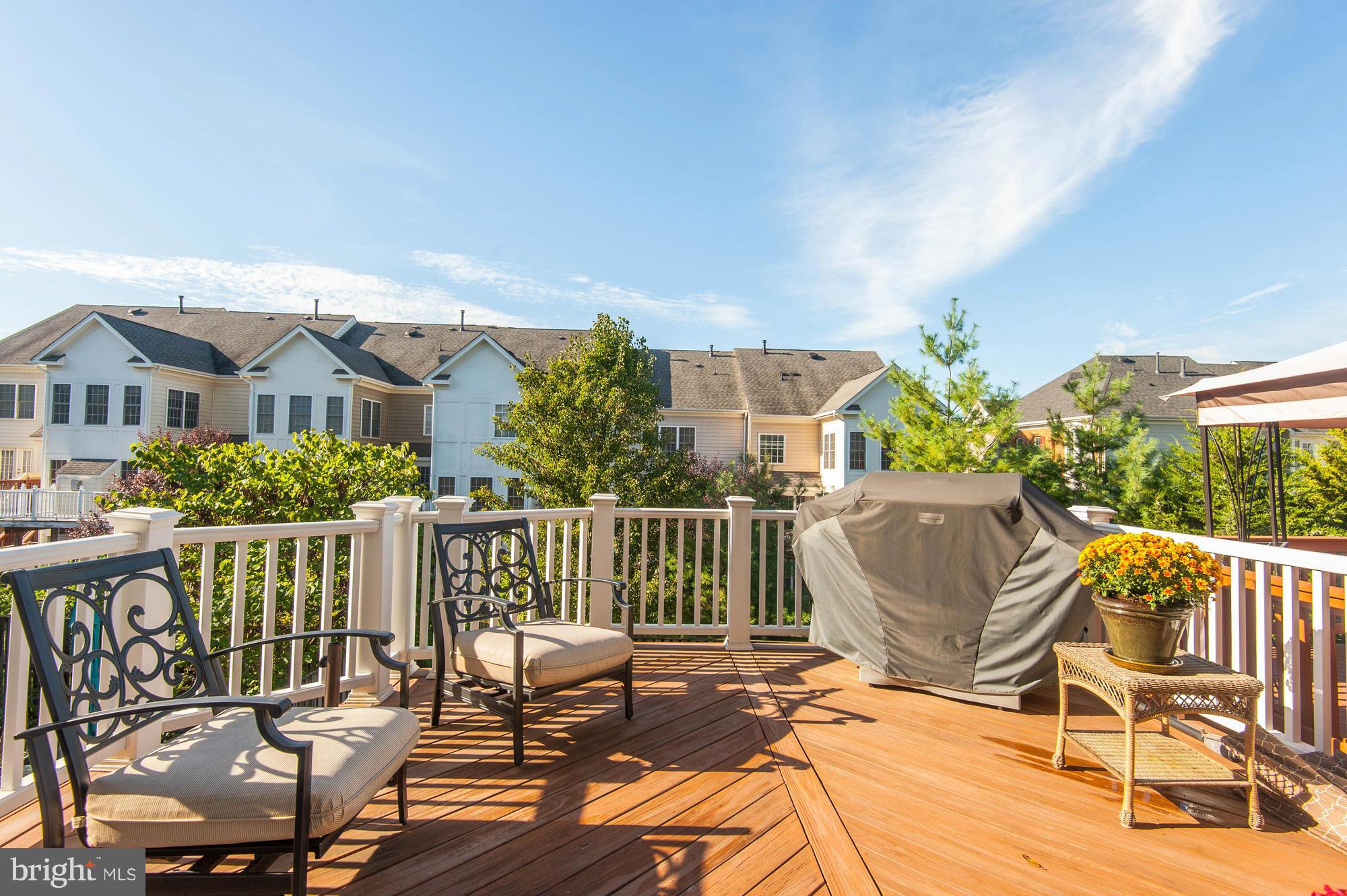 LANSDOWNE ON THE POTOMAC - Residential