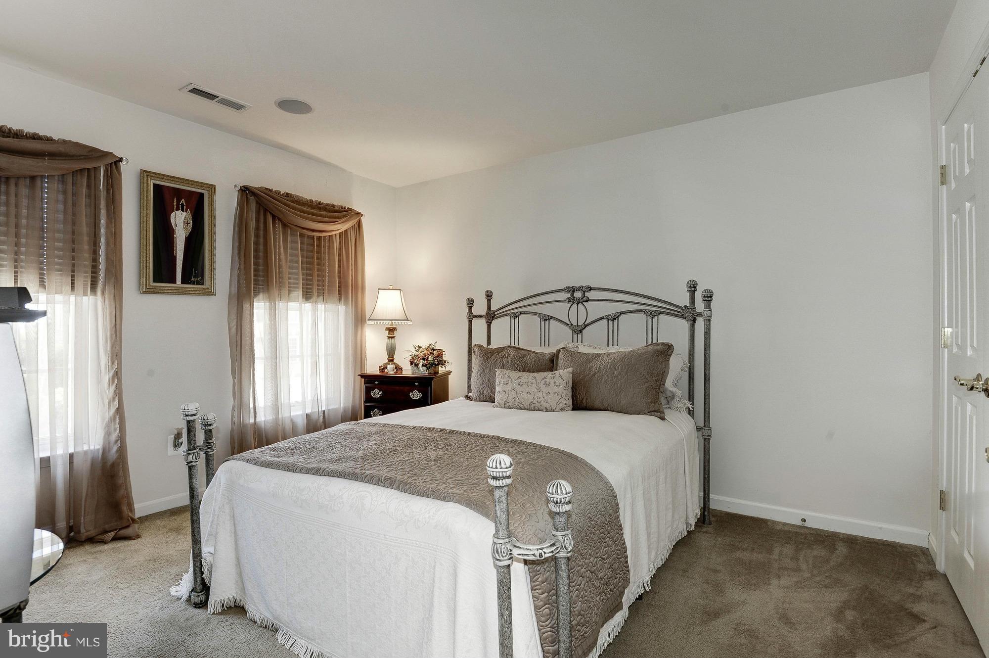 LANSDOWNE ON THE POTOMAC - Residential