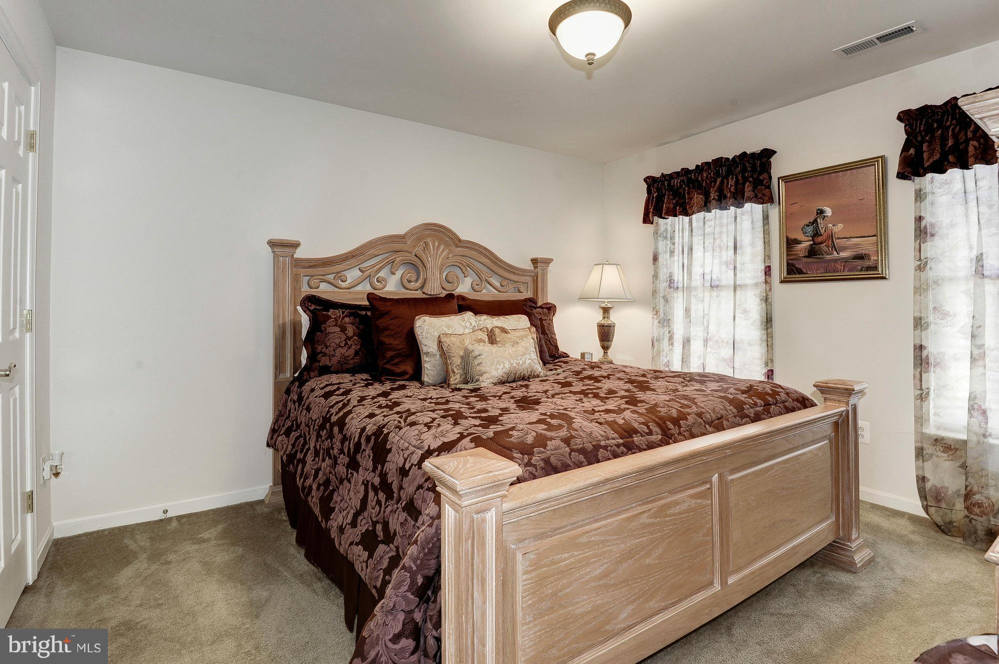 LANSDOWNE ON THE POTOMAC - Residential