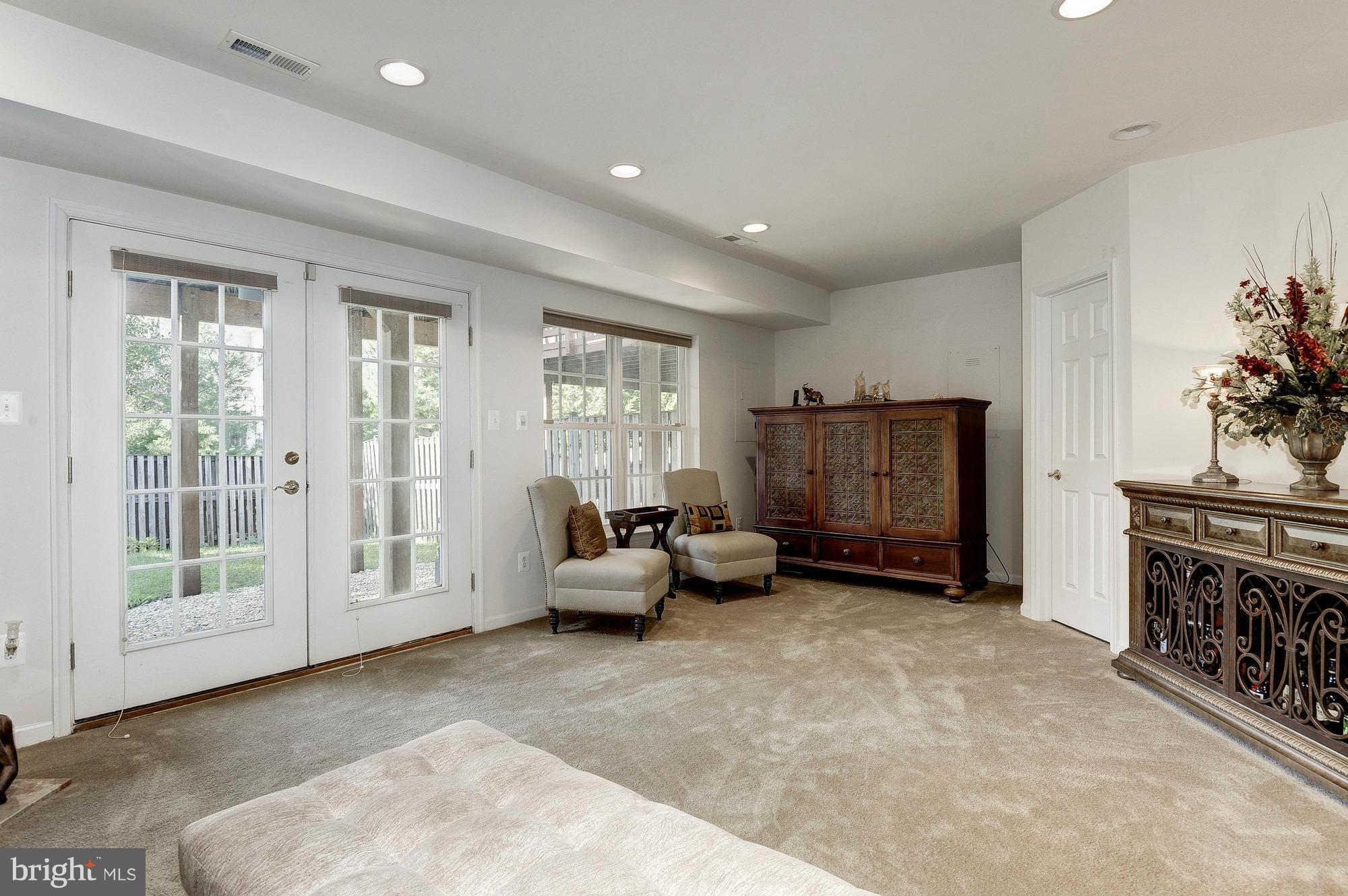 LANSDOWNE ON THE POTOMAC - Residential