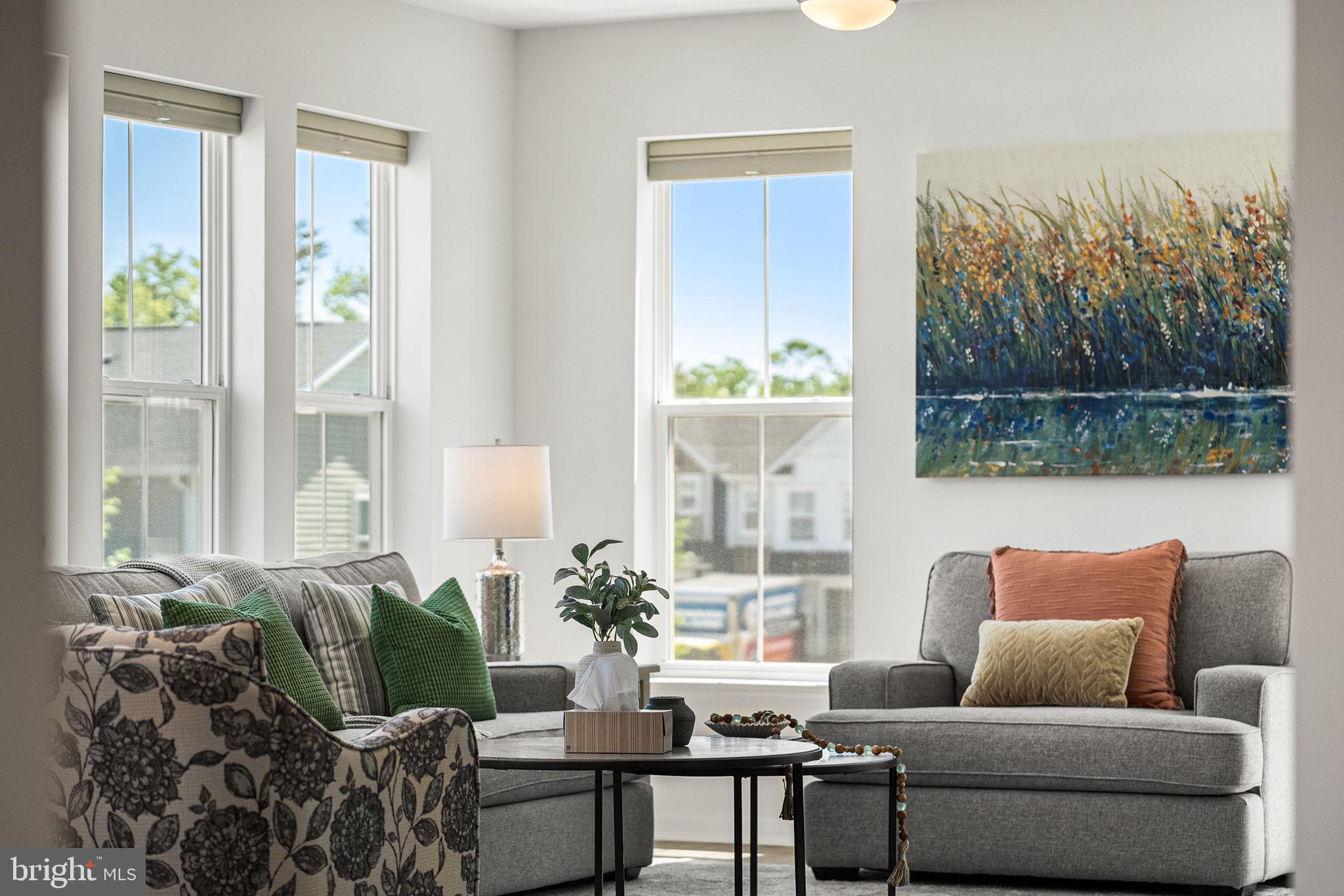 FOUR SEASONS - Residential