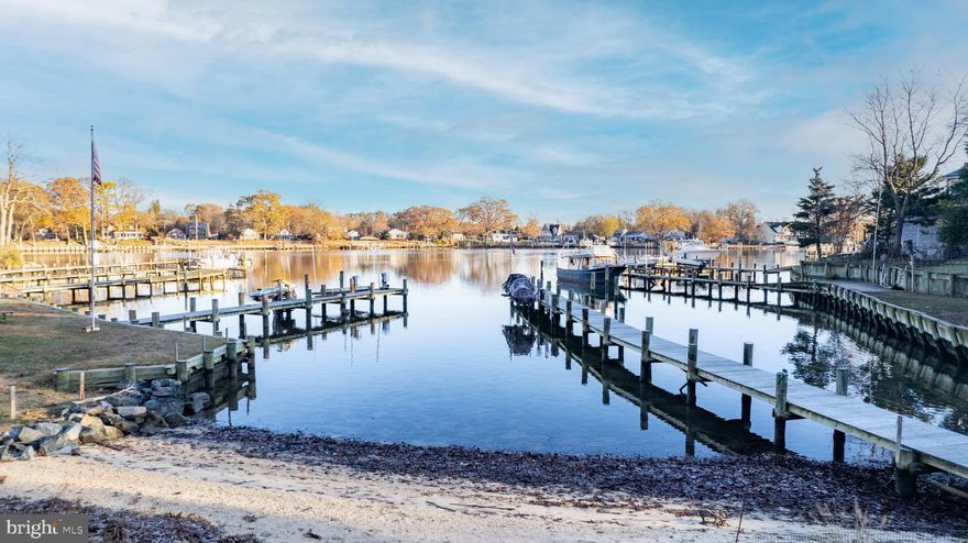 BACK ON THE MARKET, Buyer failed to perform.   Home is still available.  Schedule your showing today!
Waterfront property! Current home is 2 bedroom 1 Bath.  So much potential with this property, large fenced in yard. Sandy beach front.  Schedule your showing today! No Pier on property.