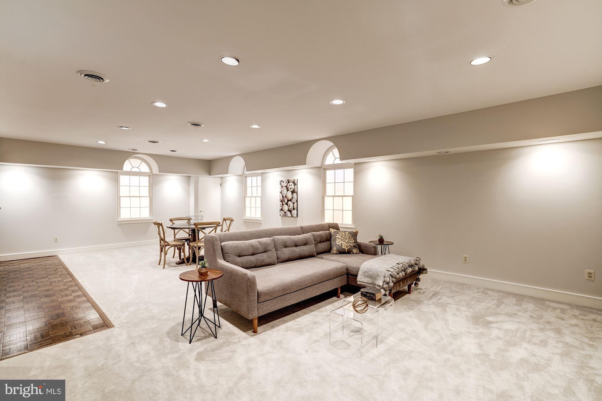 TOLLBROOK RIDGE - Residential Lease