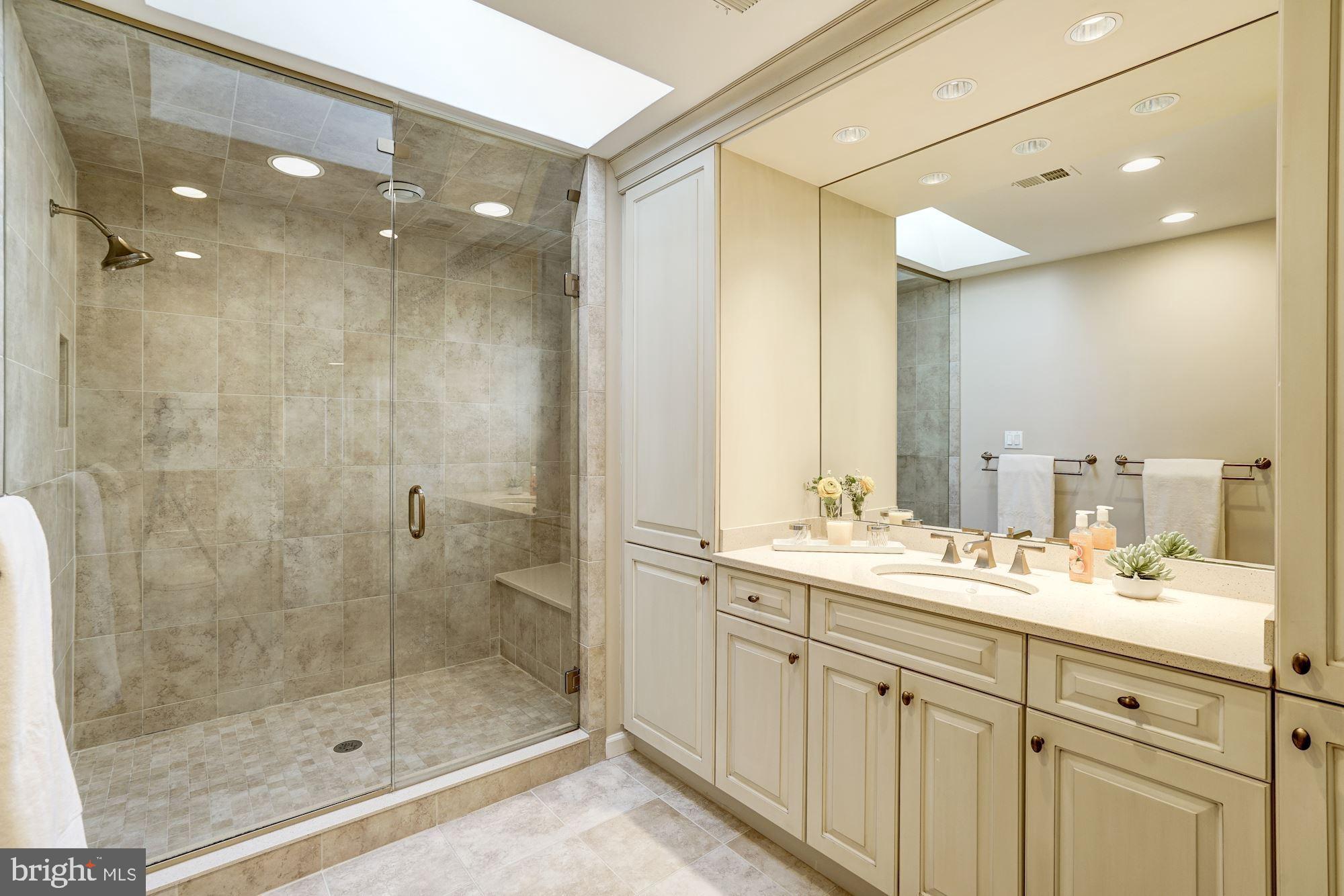 TOLLBROOK RIDGE - Residential Lease