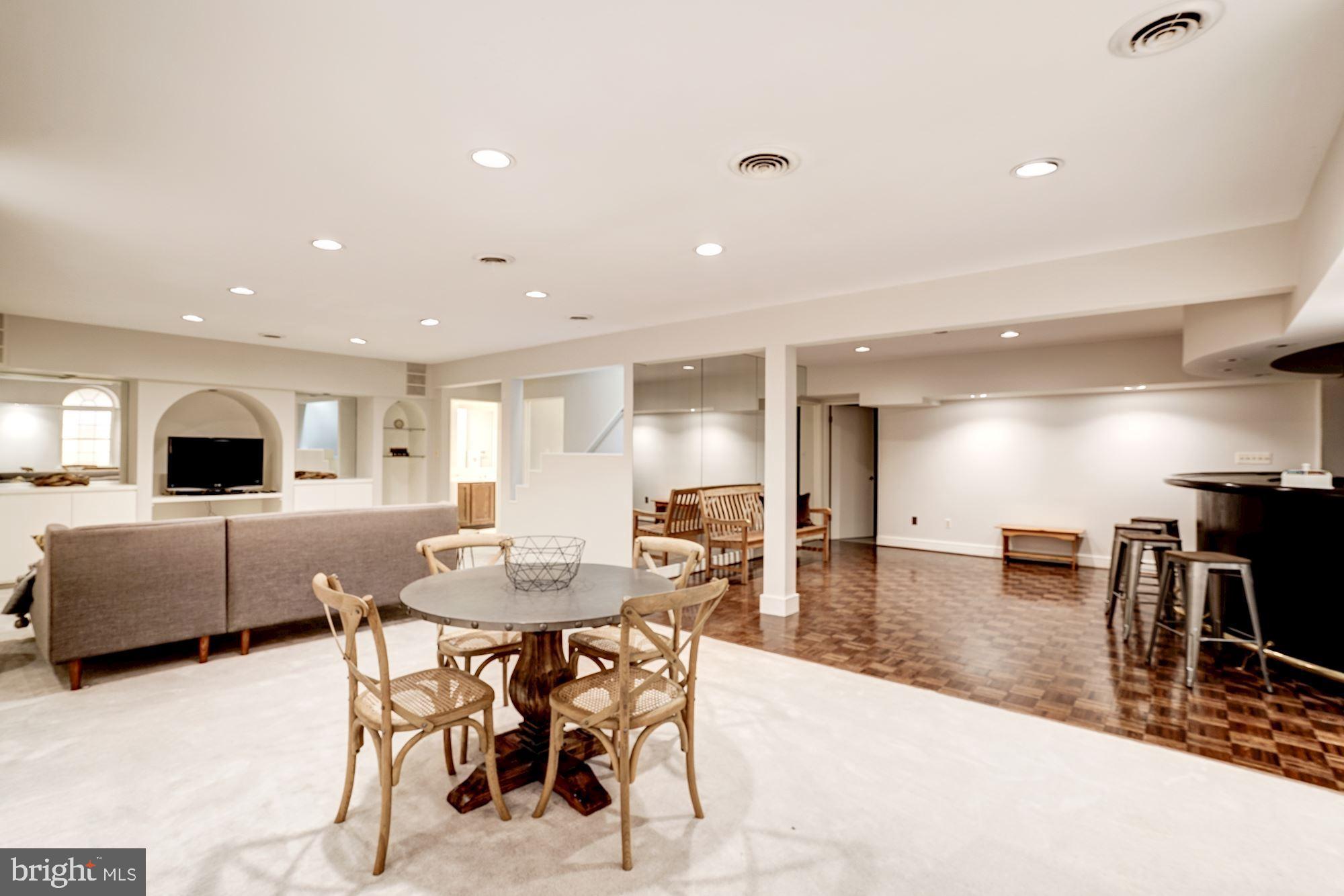 TOLLBROOK RIDGE - Residential Lease