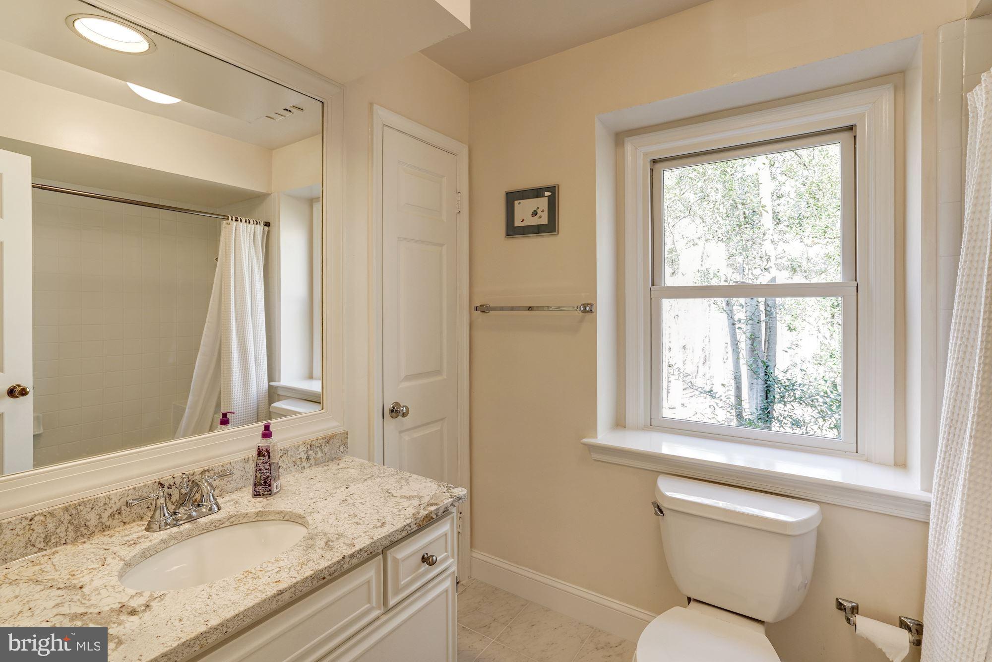 TOLLBROOK RIDGE - Residential Lease