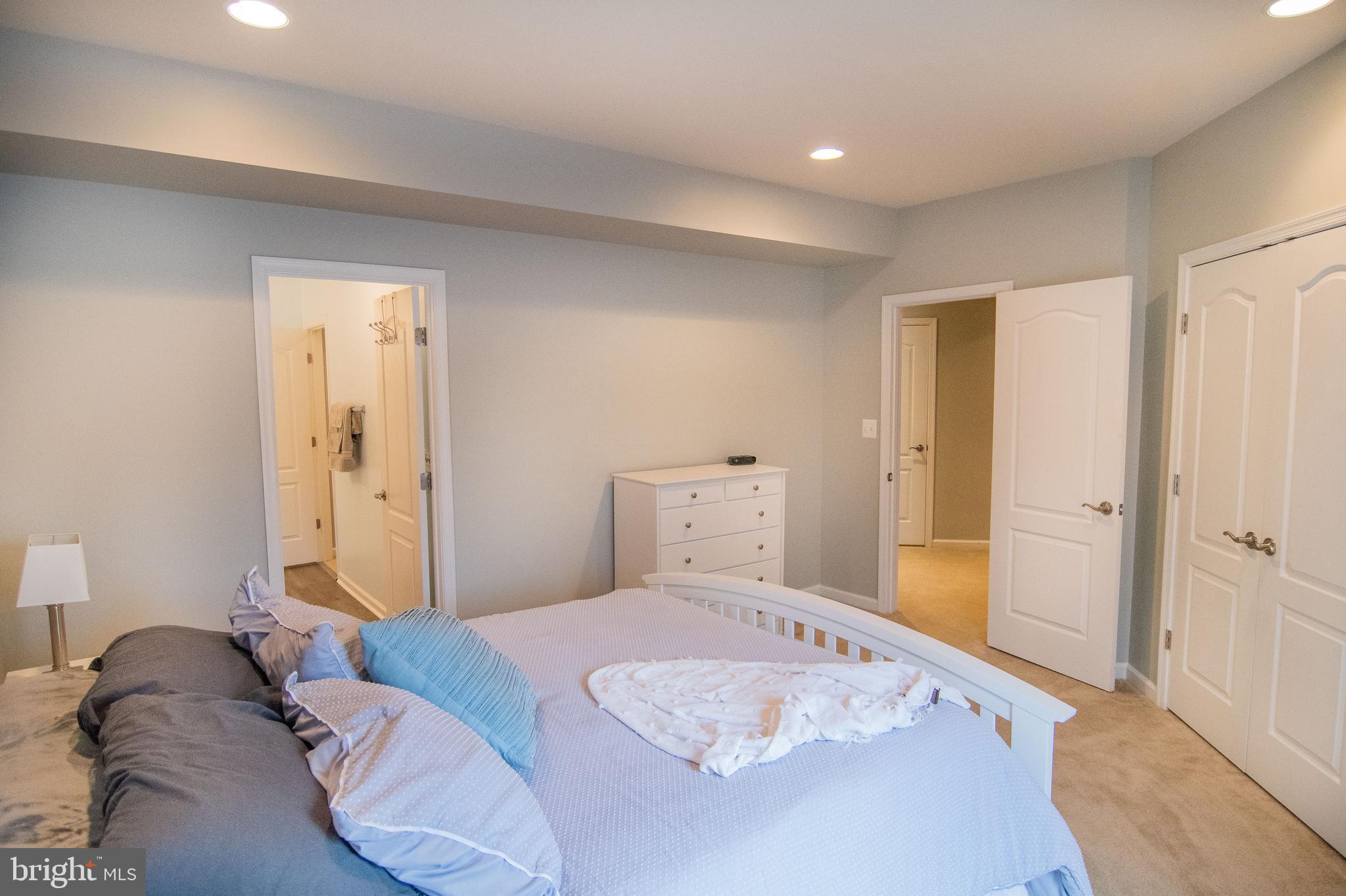 STAFFORD LAKES VILLAGE - Residential