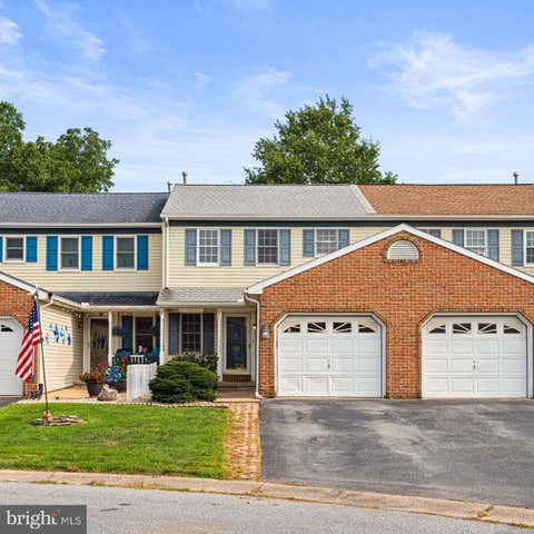 Townhouse For Sale - 28 Penny Lane<br/> LEBANON, PA 17046