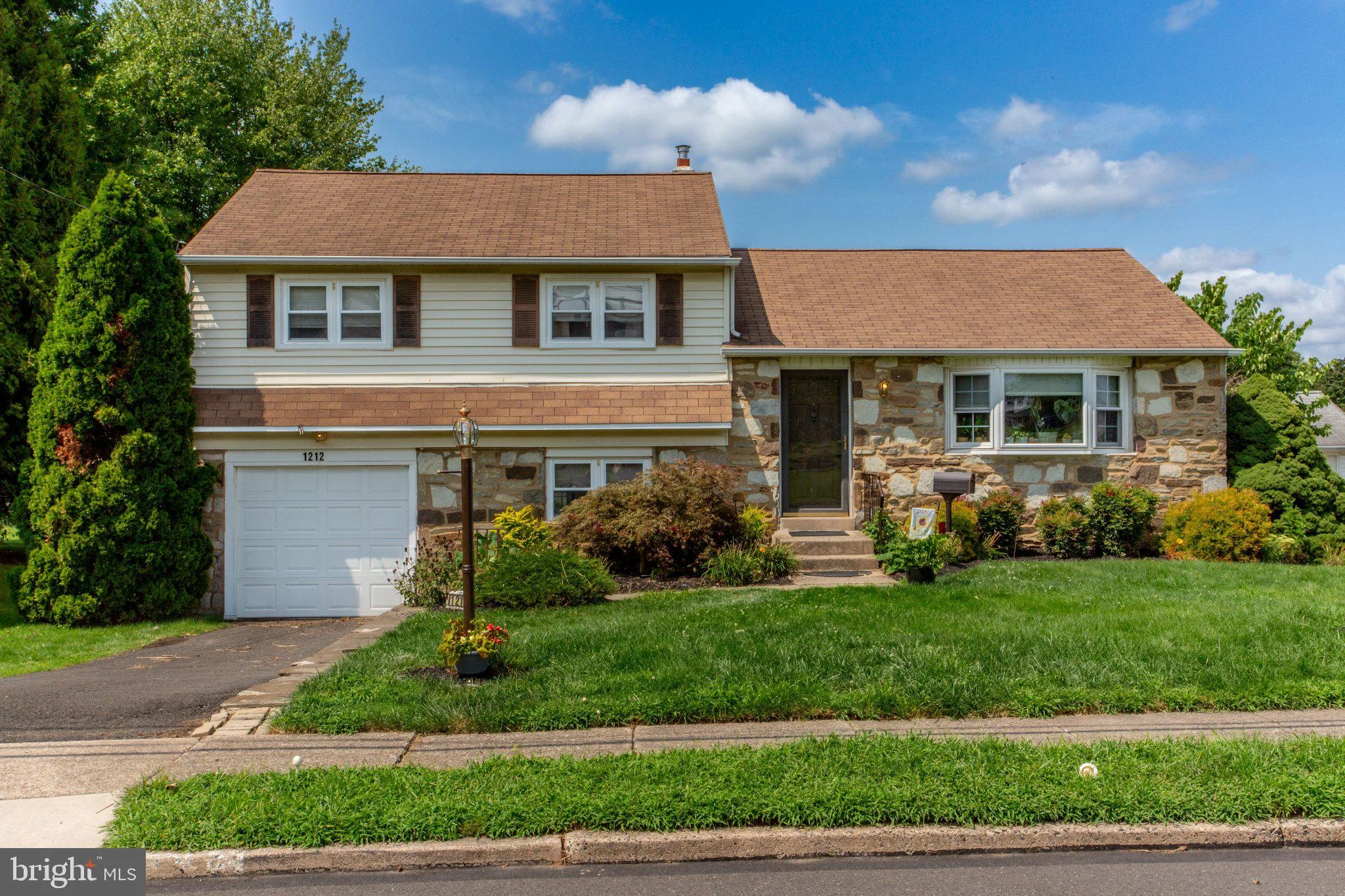 1212 Dahlia Road, Warminster, PA, 18974