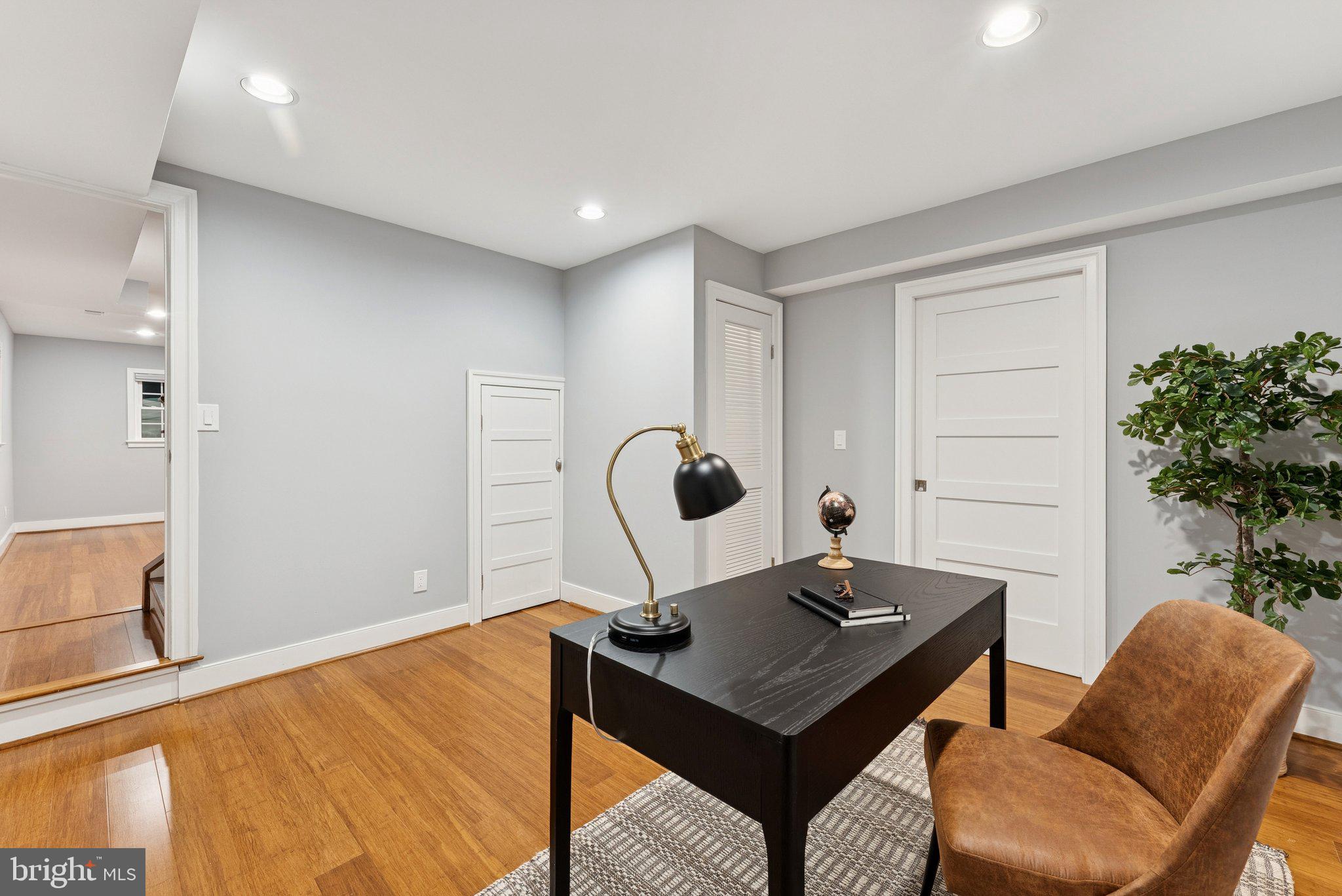 BERKSHIRE OAKWOOD - Residential