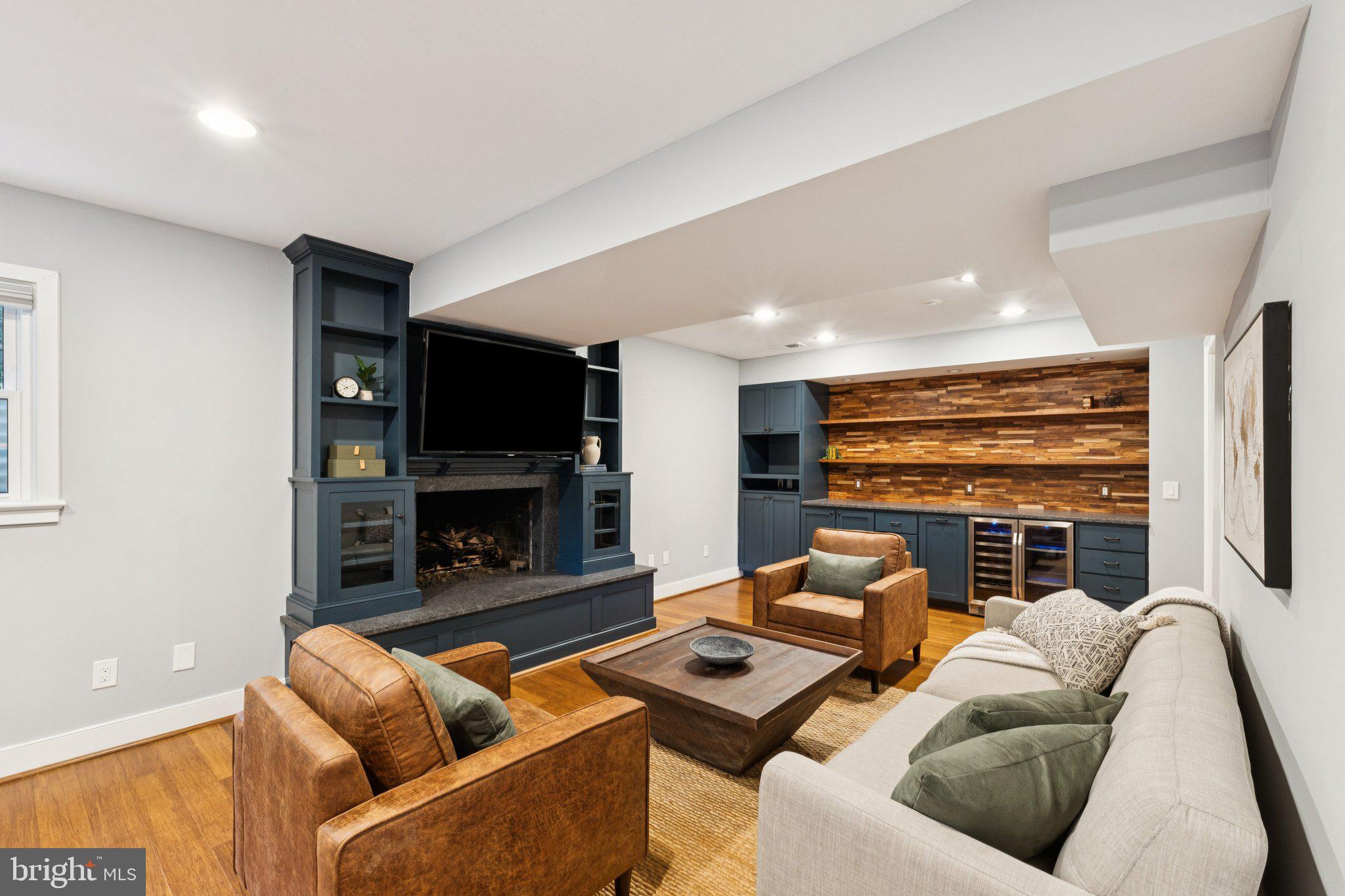 BERKSHIRE OAKWOOD - Residential