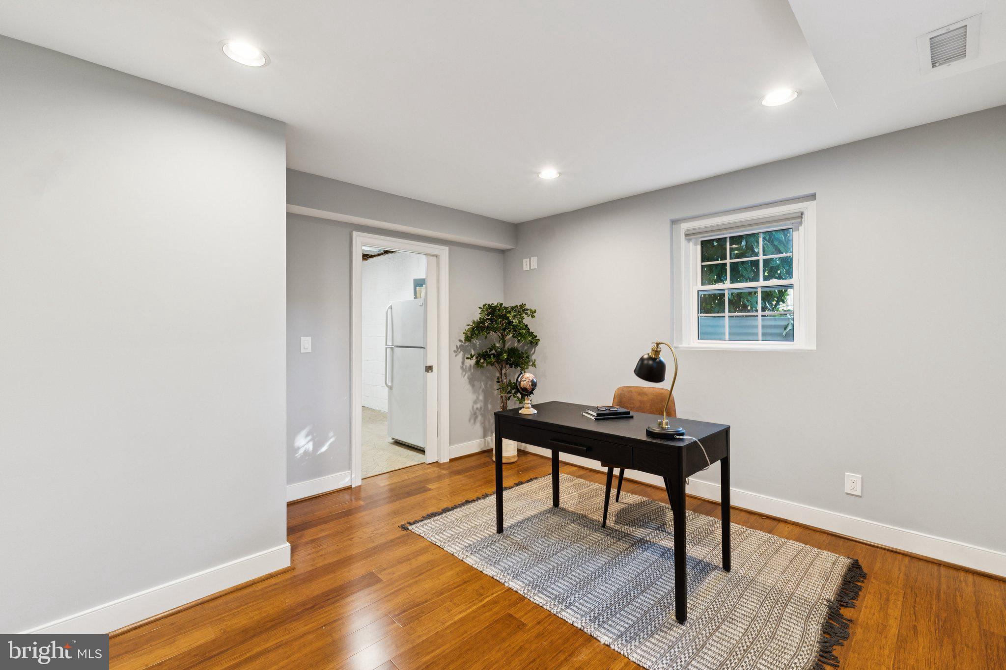 BERKSHIRE OAKWOOD - Residential