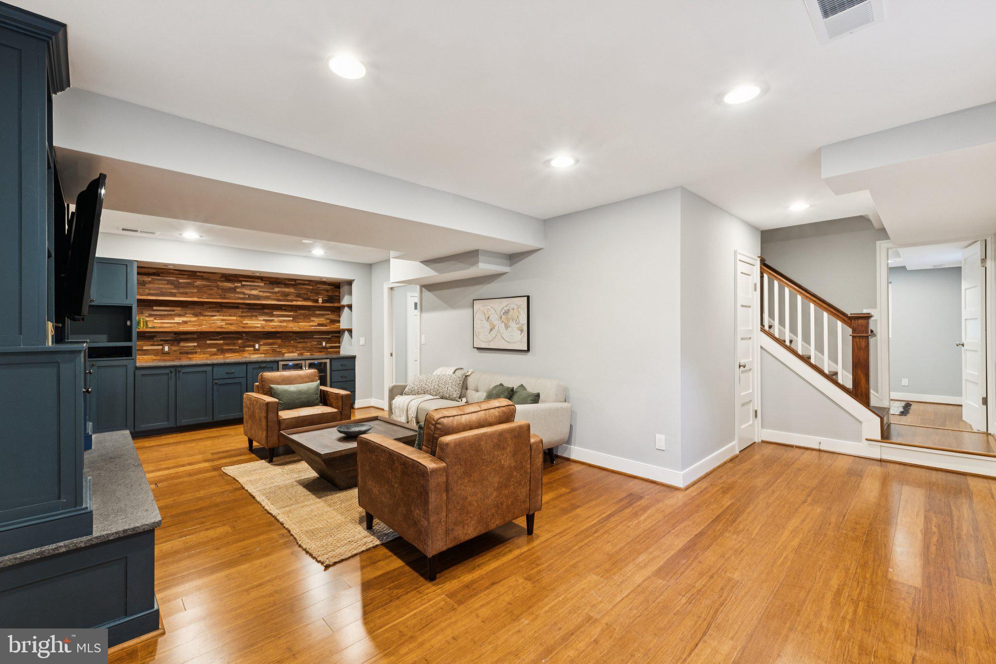 BERKSHIRE OAKWOOD - Residential