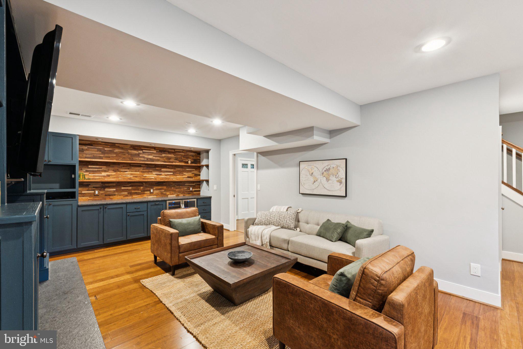 BERKSHIRE OAKWOOD - Residential