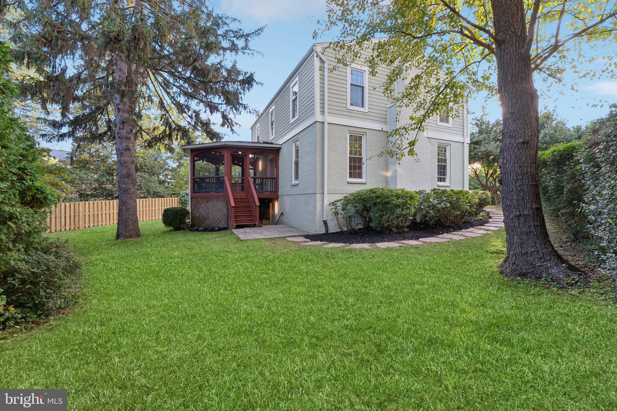 BERKSHIRE OAKWOOD - Residential