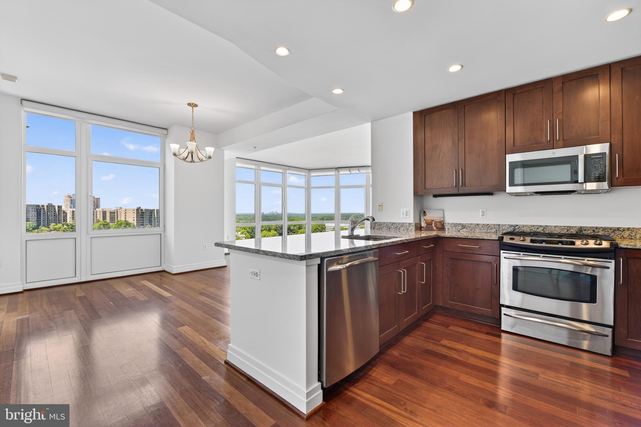 8220 CRESTWOOD HEIGHTS 1517