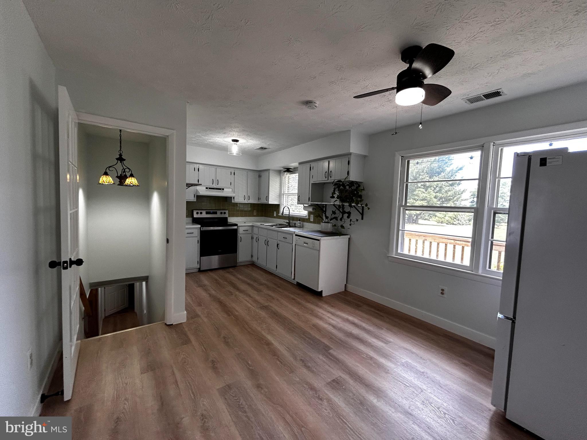 LONE OAK - Residential Lease