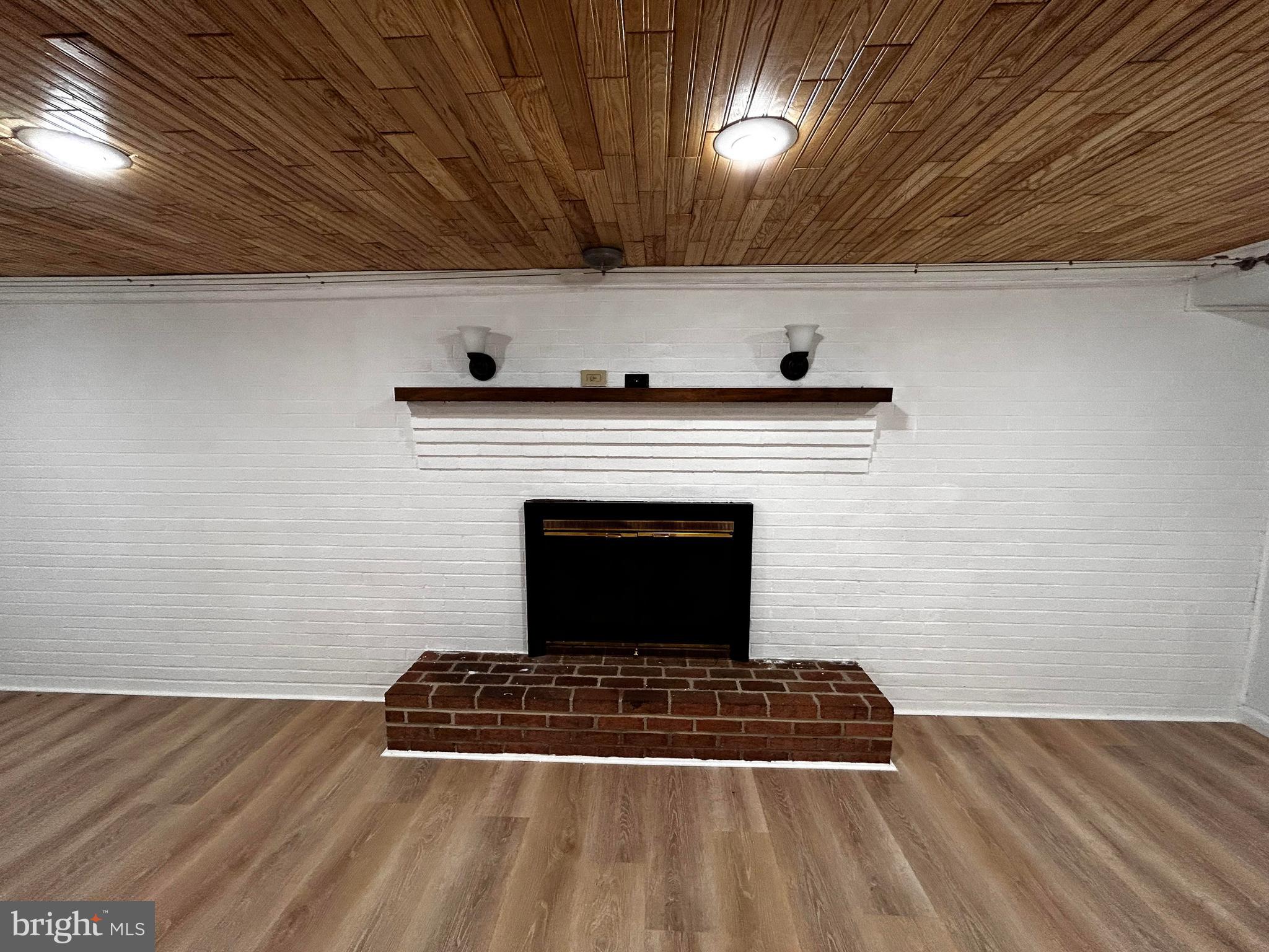 LONE OAK - Residential Lease