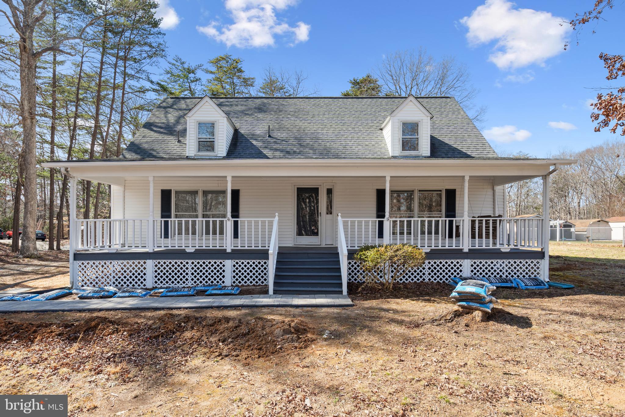 LAKE ANNA WOODS - Residential