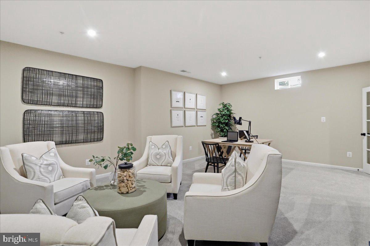 ELMWOOD FARM - Residential