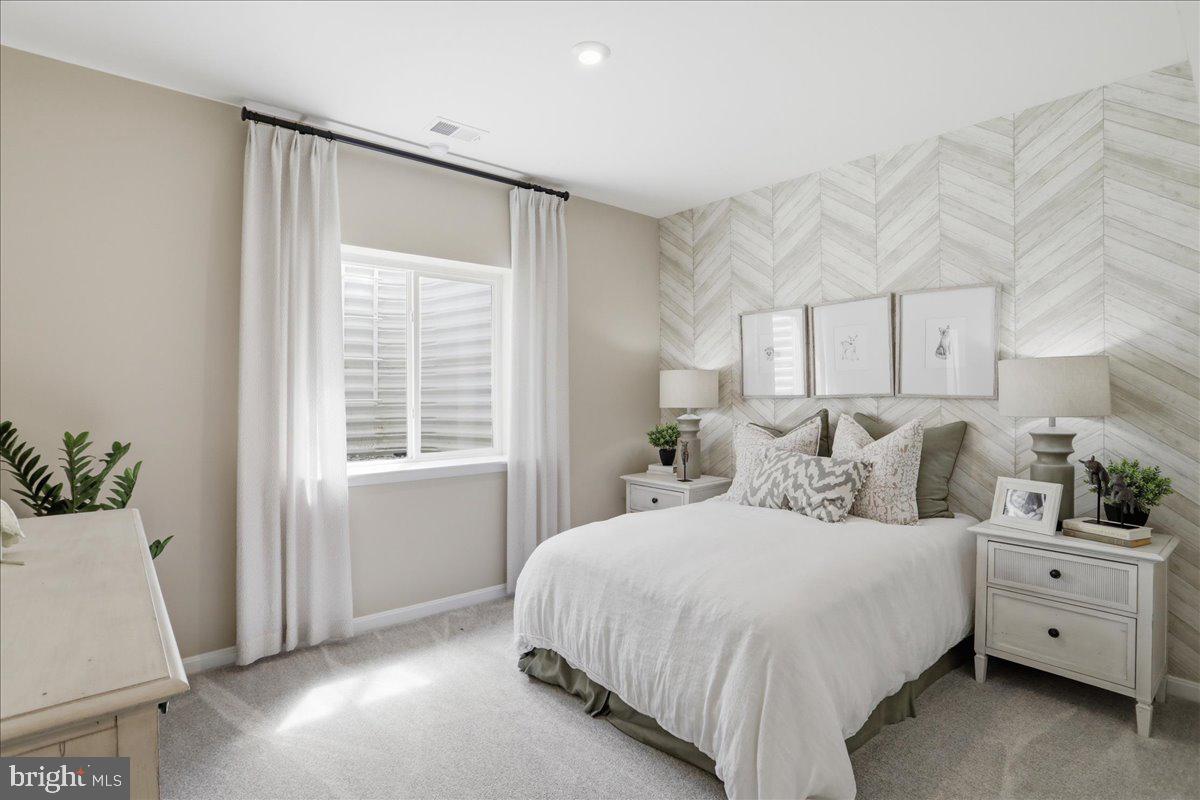 ELMWOOD FARM - Residential