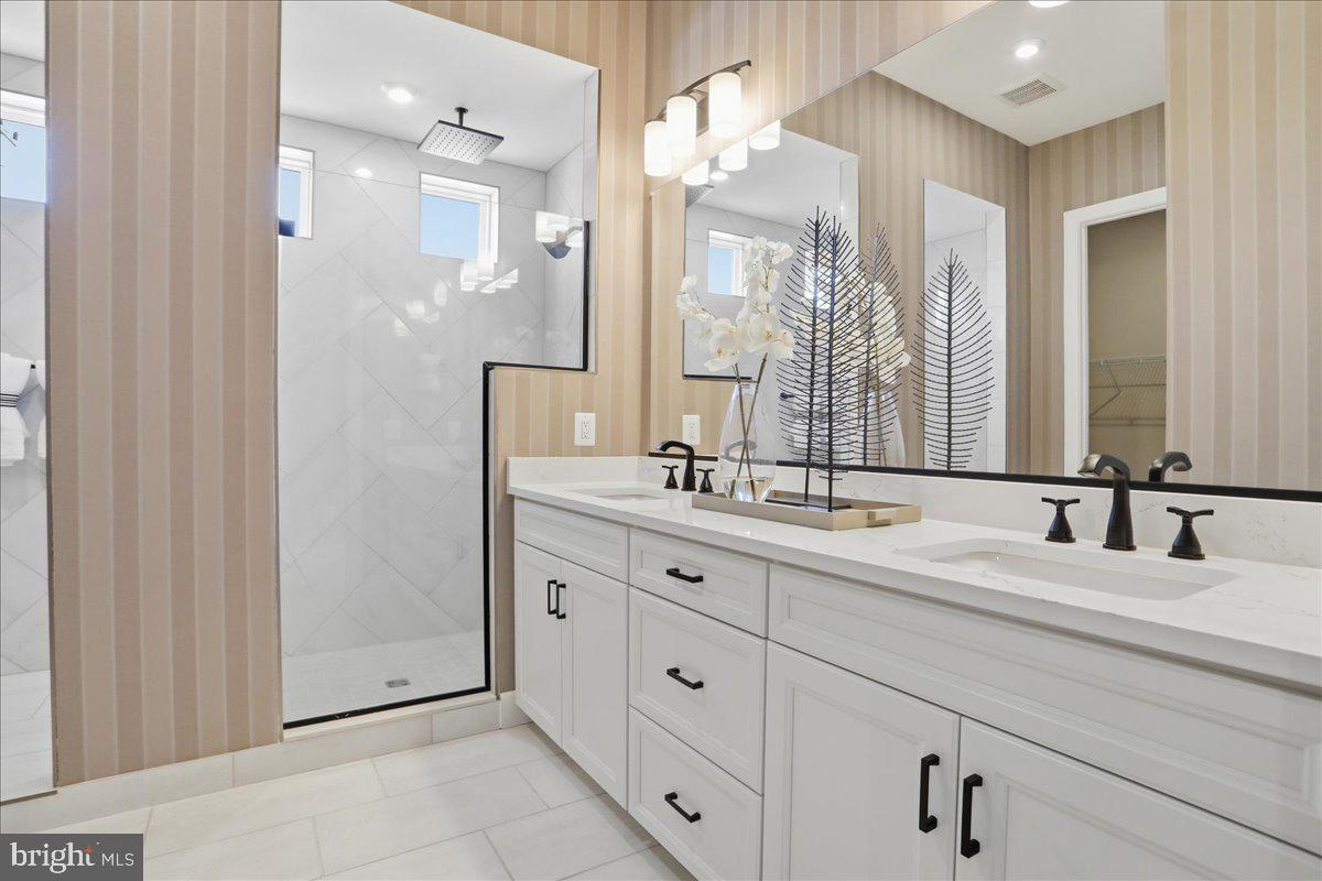 ELMWOOD FARM - Residential