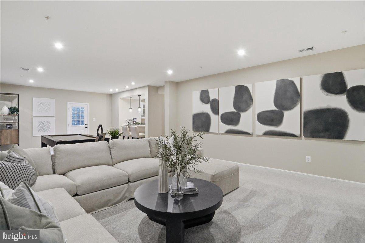 ELMWOOD FARM - Residential